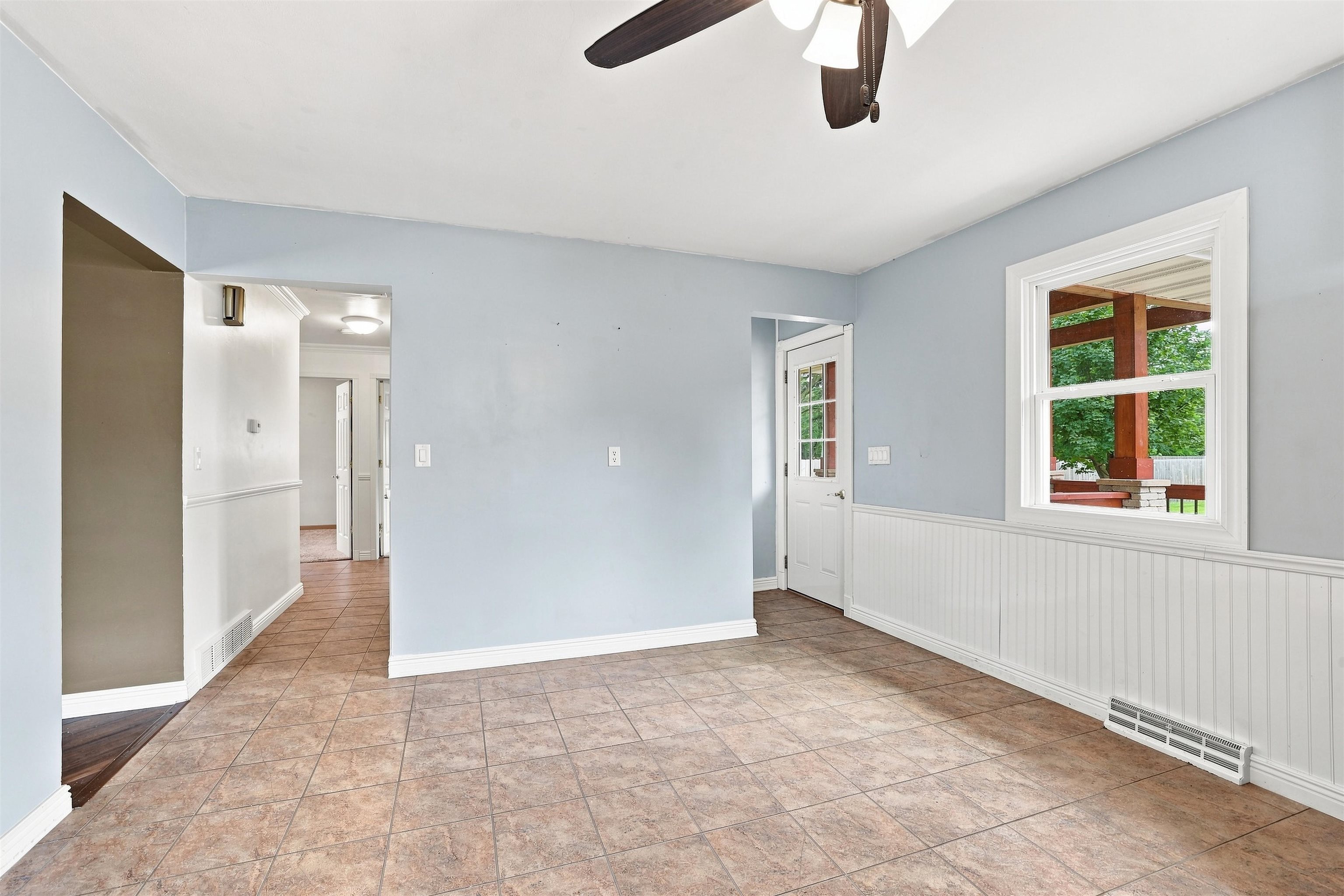2423 Stanley Street Property Photo 14