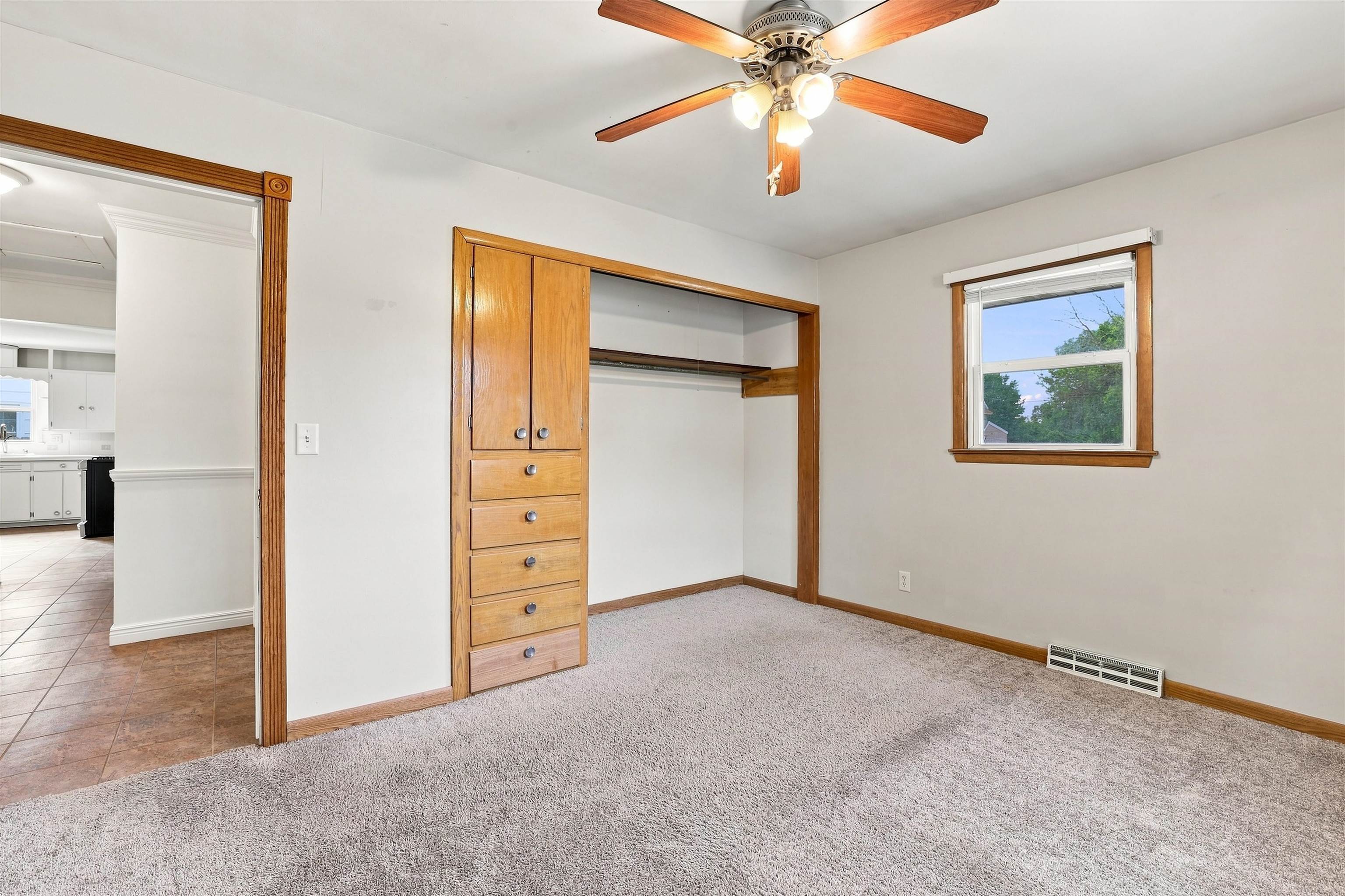 2423 Stanley Street Property Photo 22