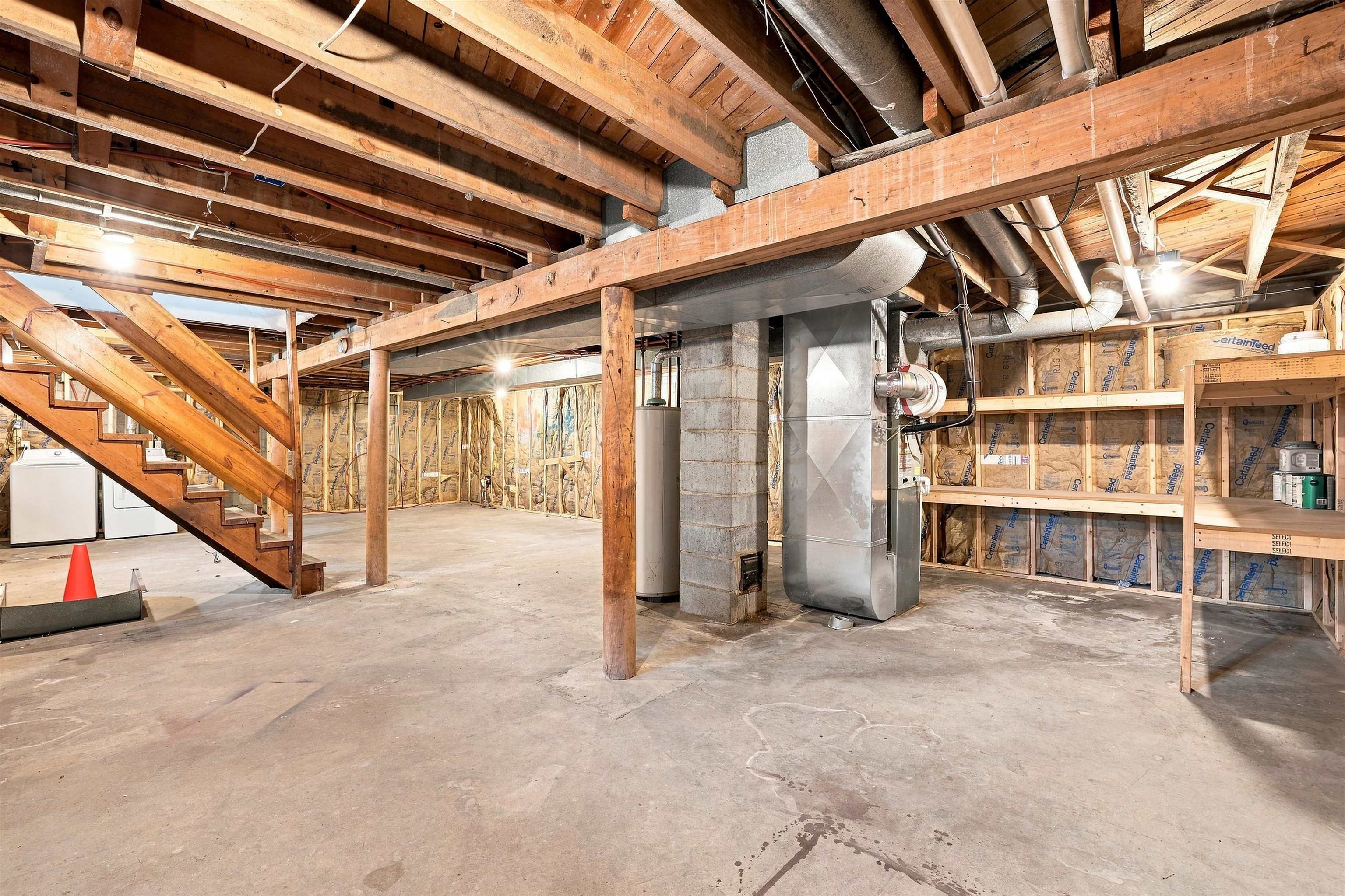 2423 Stanley Street Property Photo 28