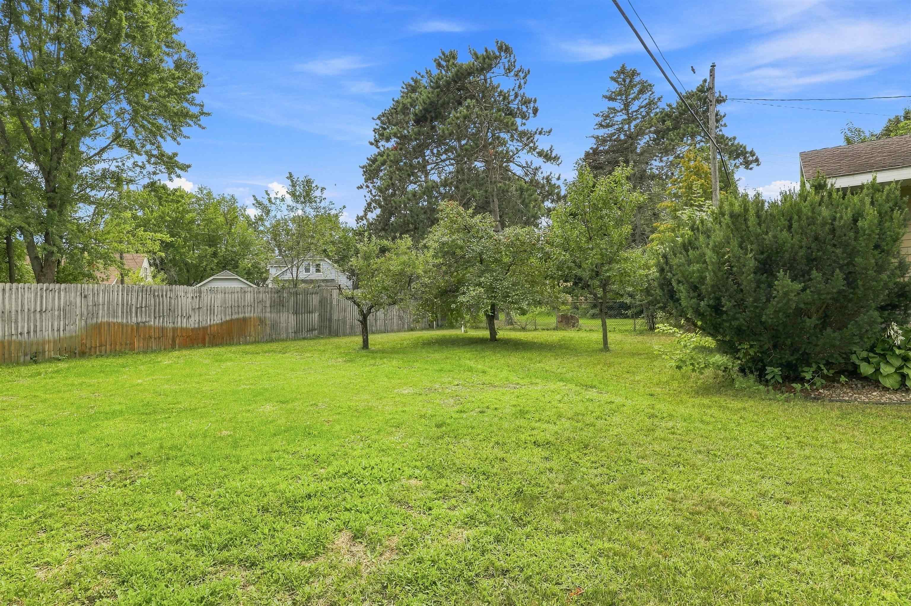 2423 Stanley Street Property Photo 39