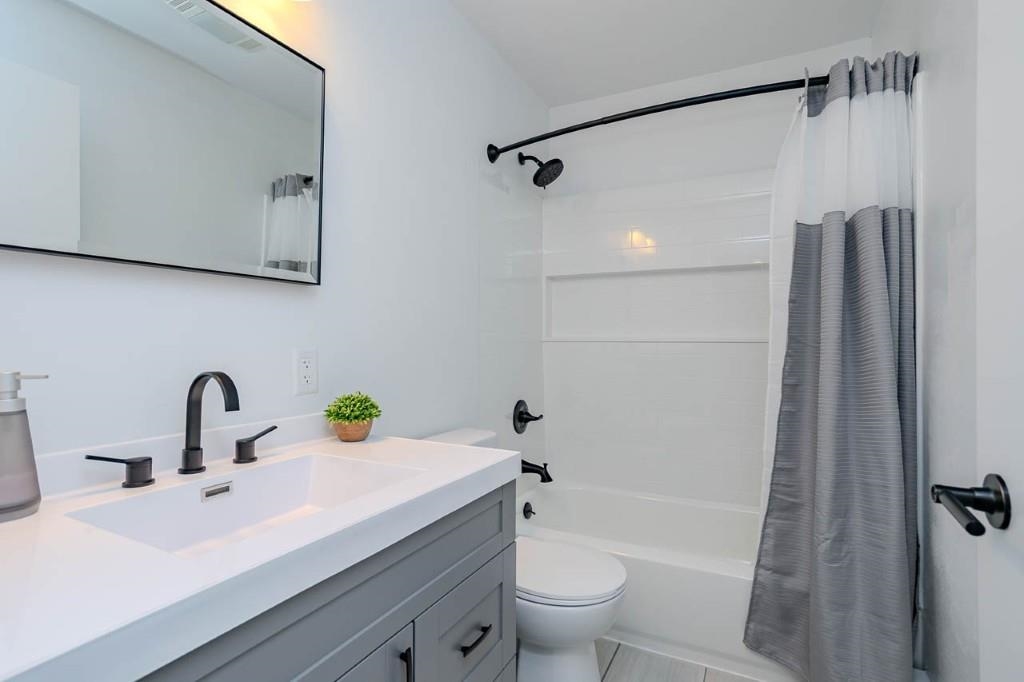 717 South Line Road Property Photo 19