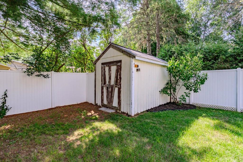 717 South Line Road Property Photo 36