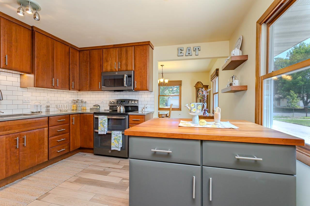4214 Henry Street Property Photo 5