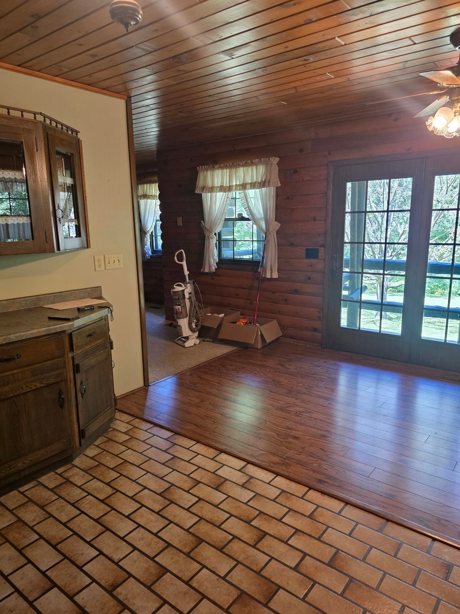 8531 Lake Road Property Photo 6