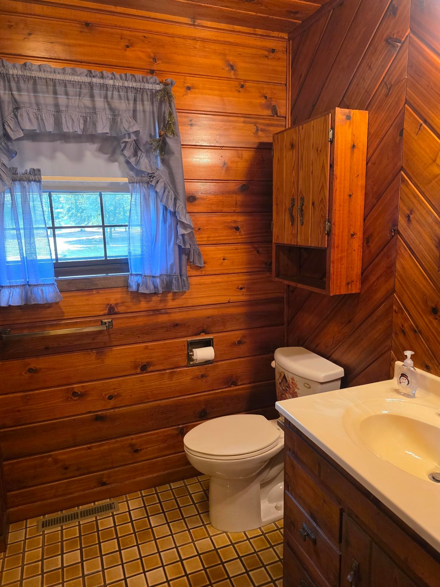 8531 Lake Road Property Photo 9