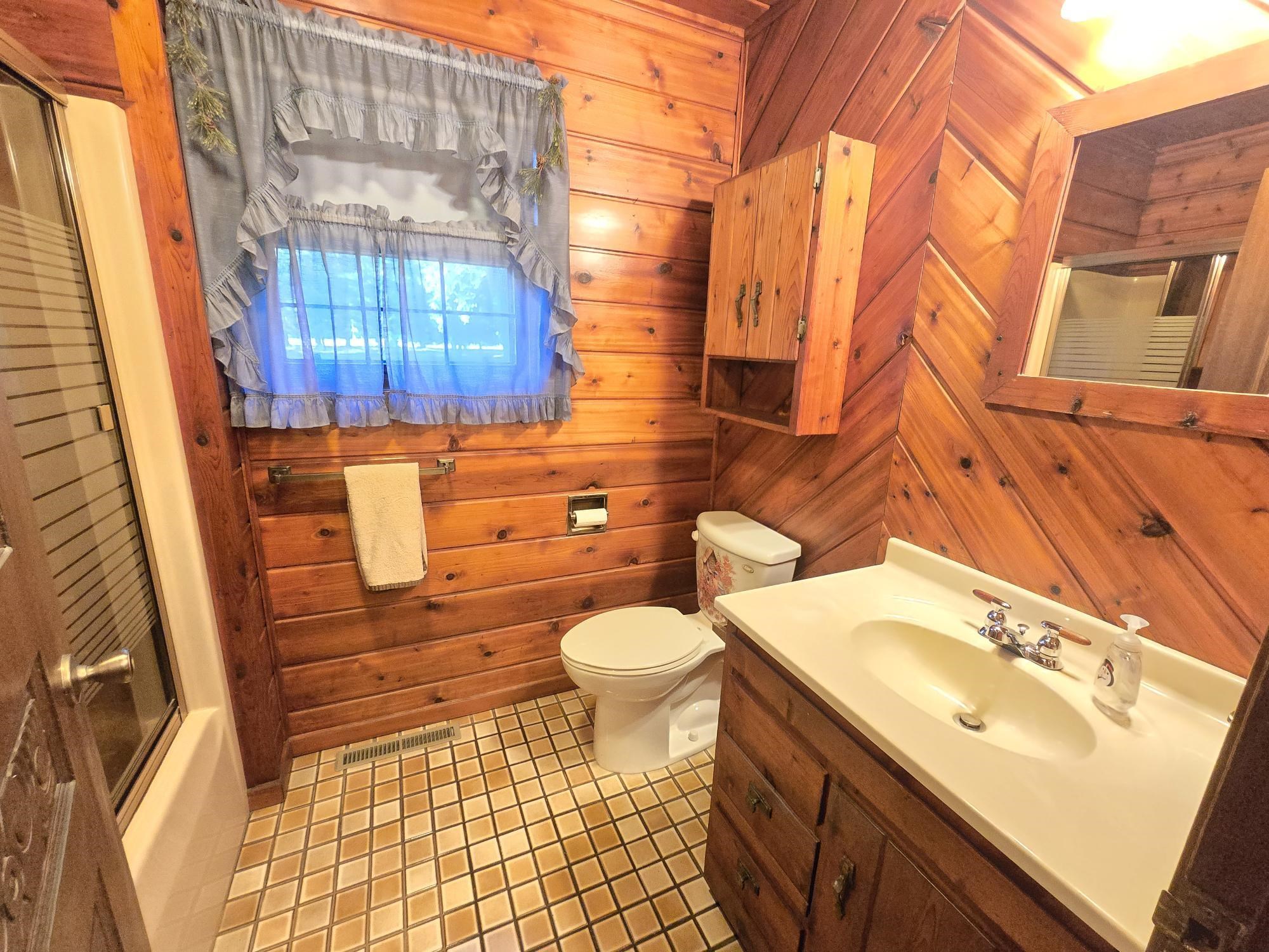 8531 Lake Road Property Photo 13