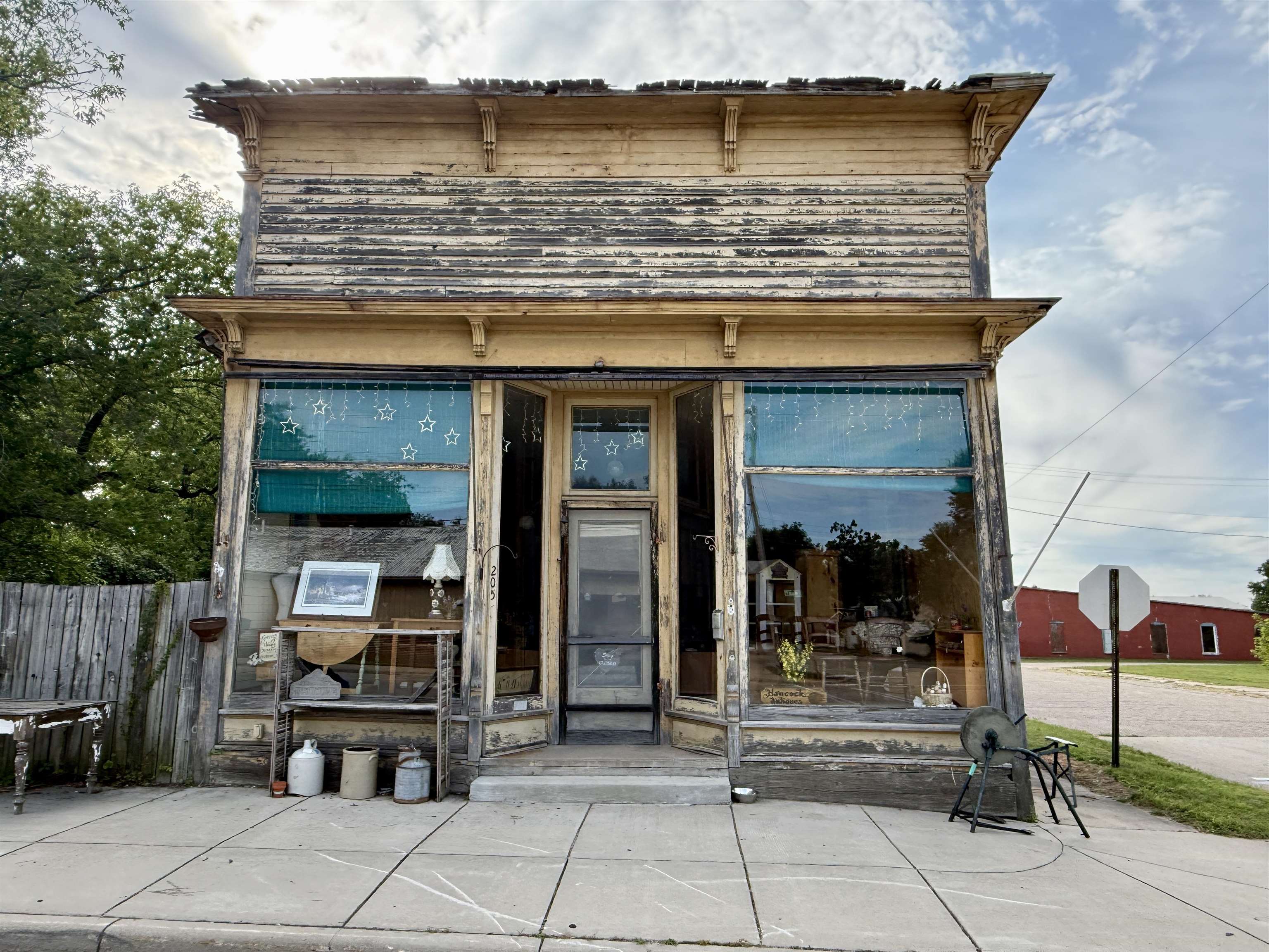 205 S MAIN STREET Property Photo 1
