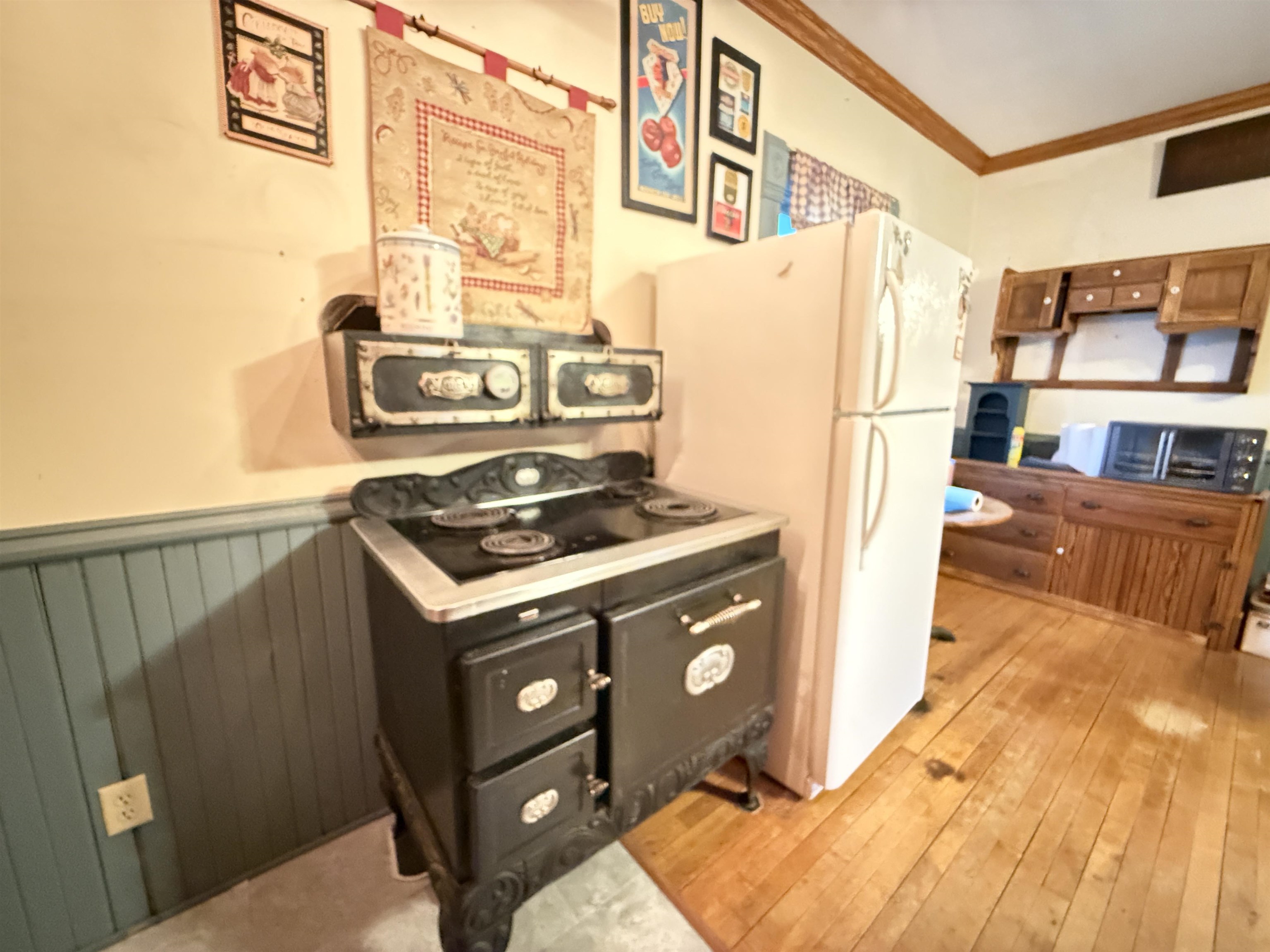 205 S Main Street Property Photo 8