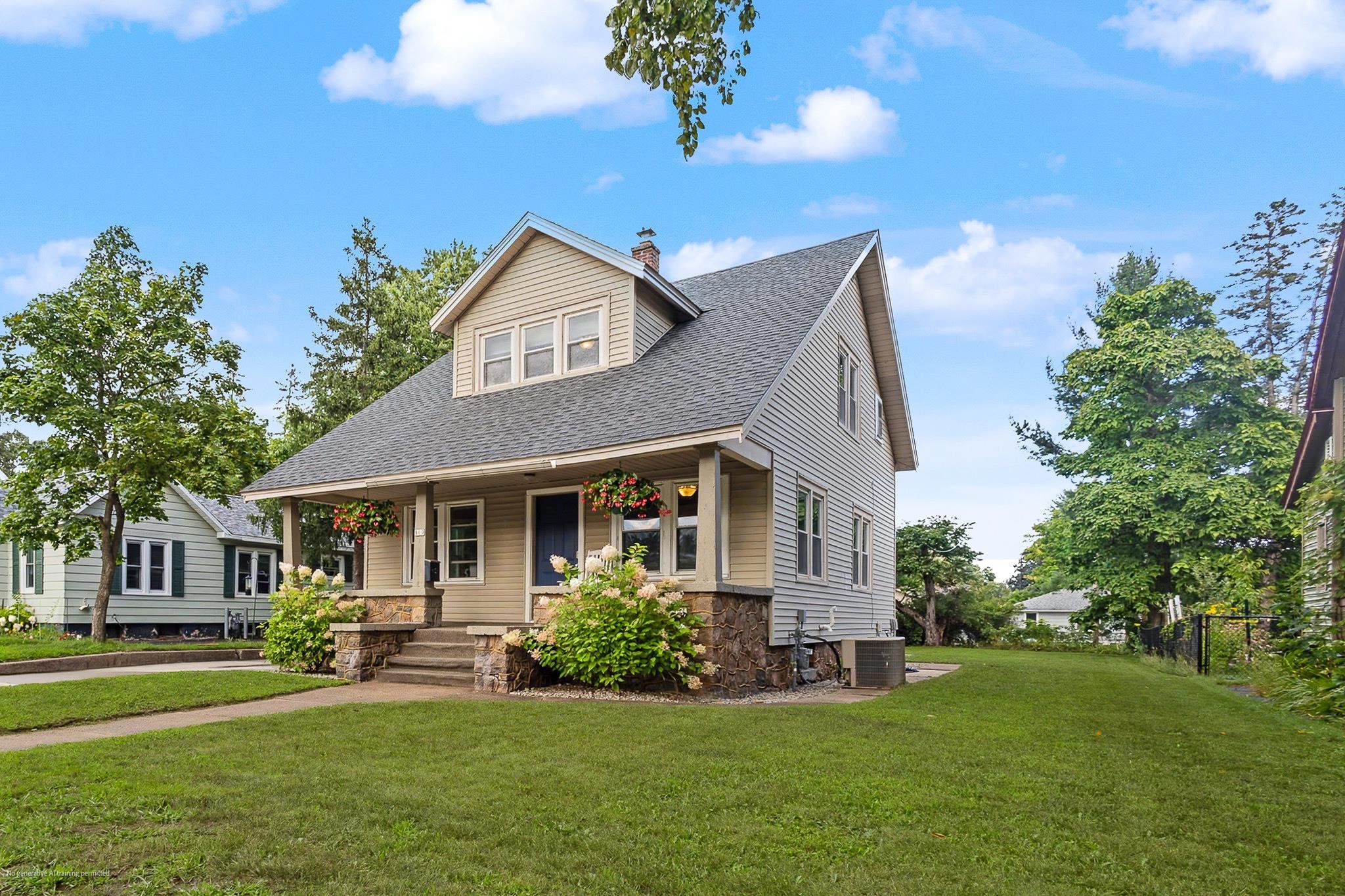 809 Illinois Avenue Property Photo 2