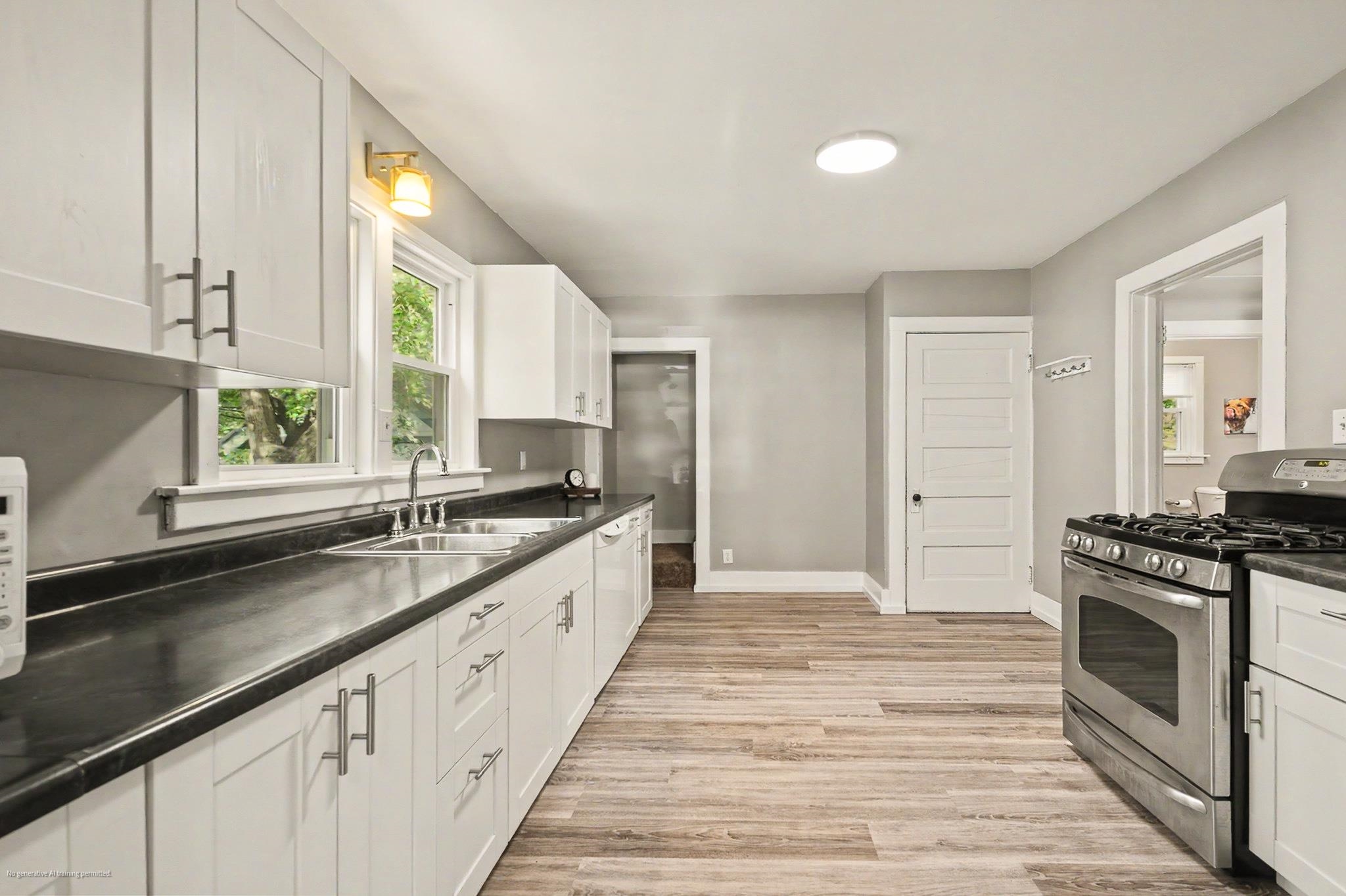 809 Illinois Avenue Property Photo 8