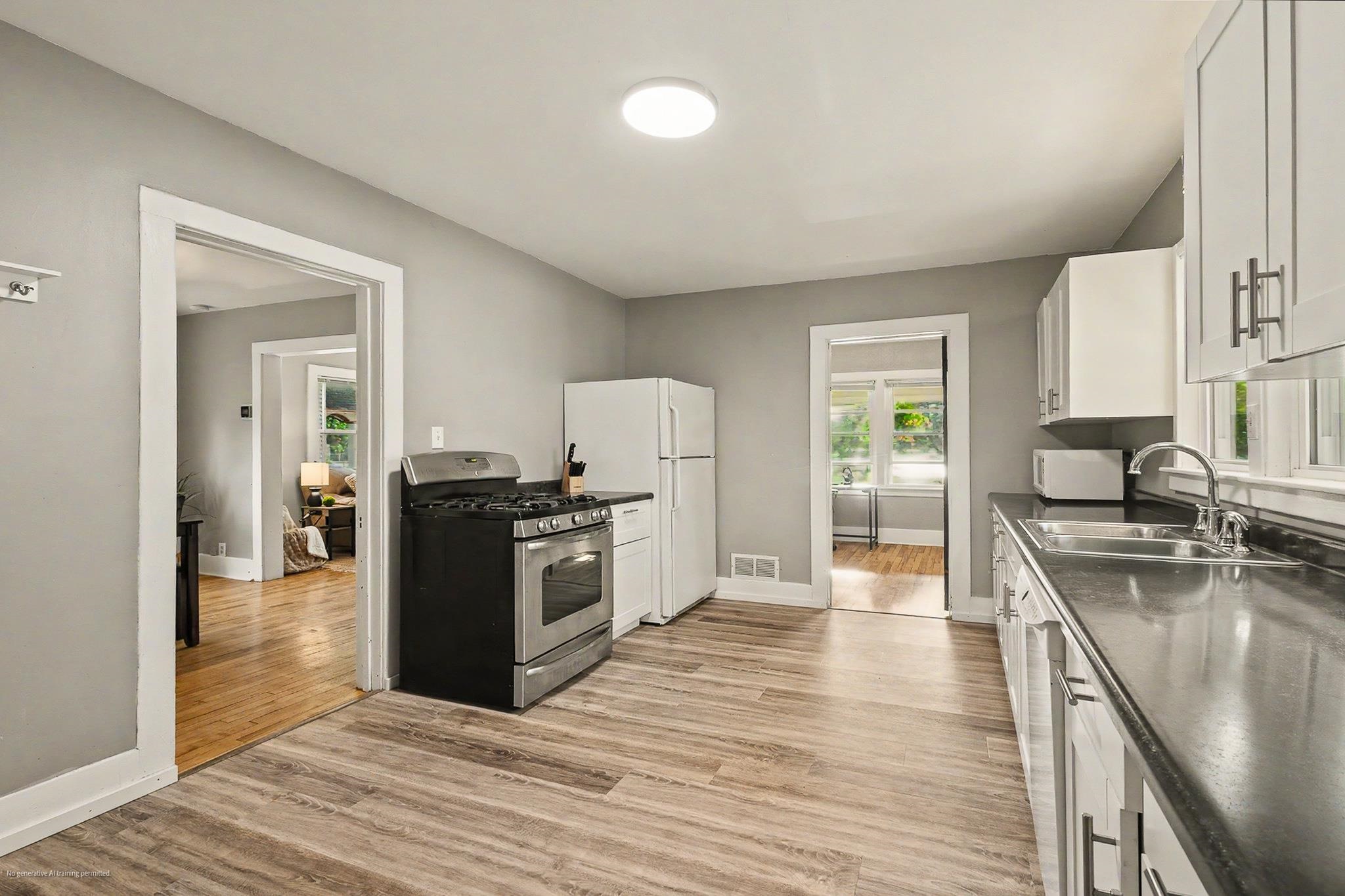 809 Illinois Avenue Property Photo 36