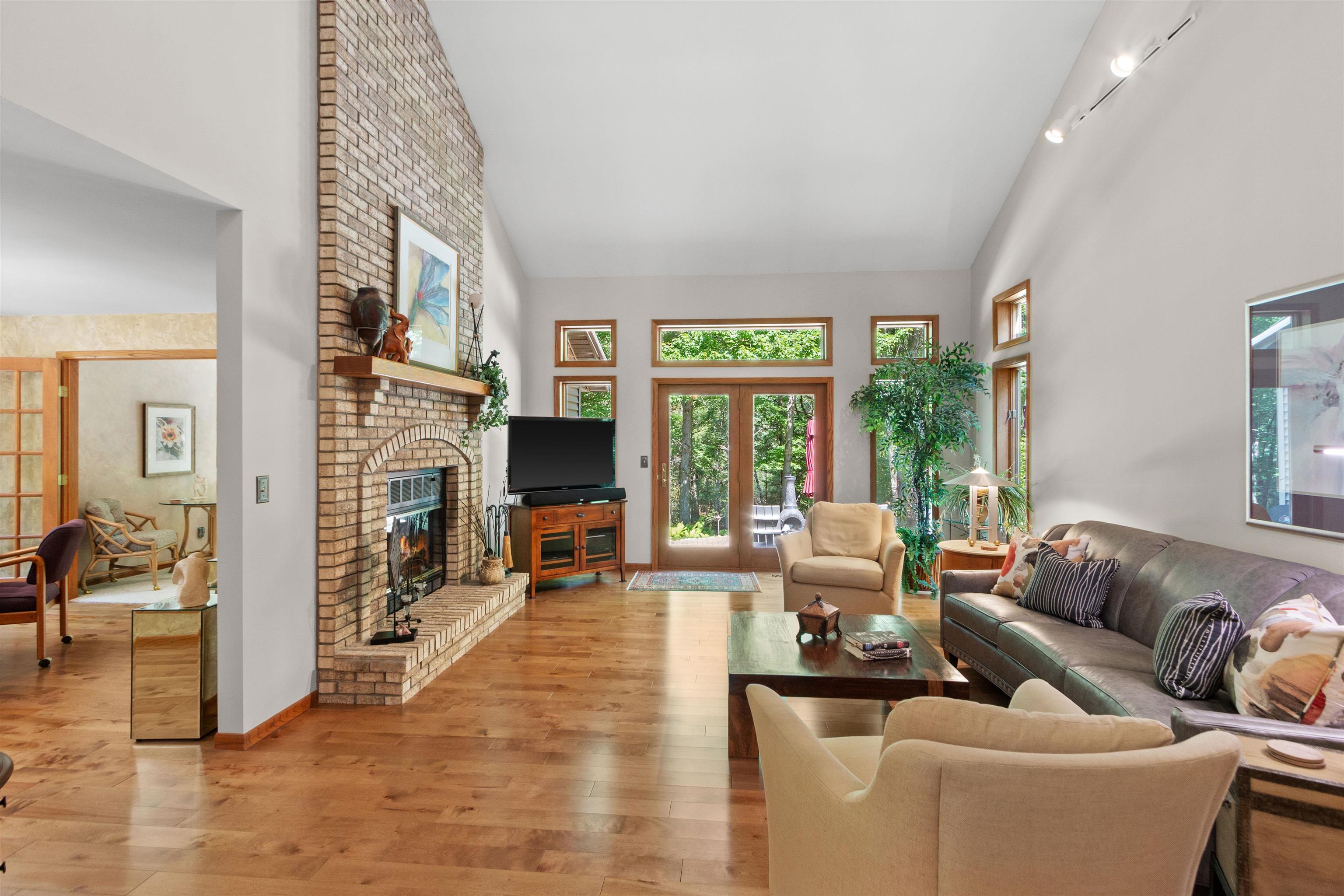 3811 North Valley Drive Property Photo 15