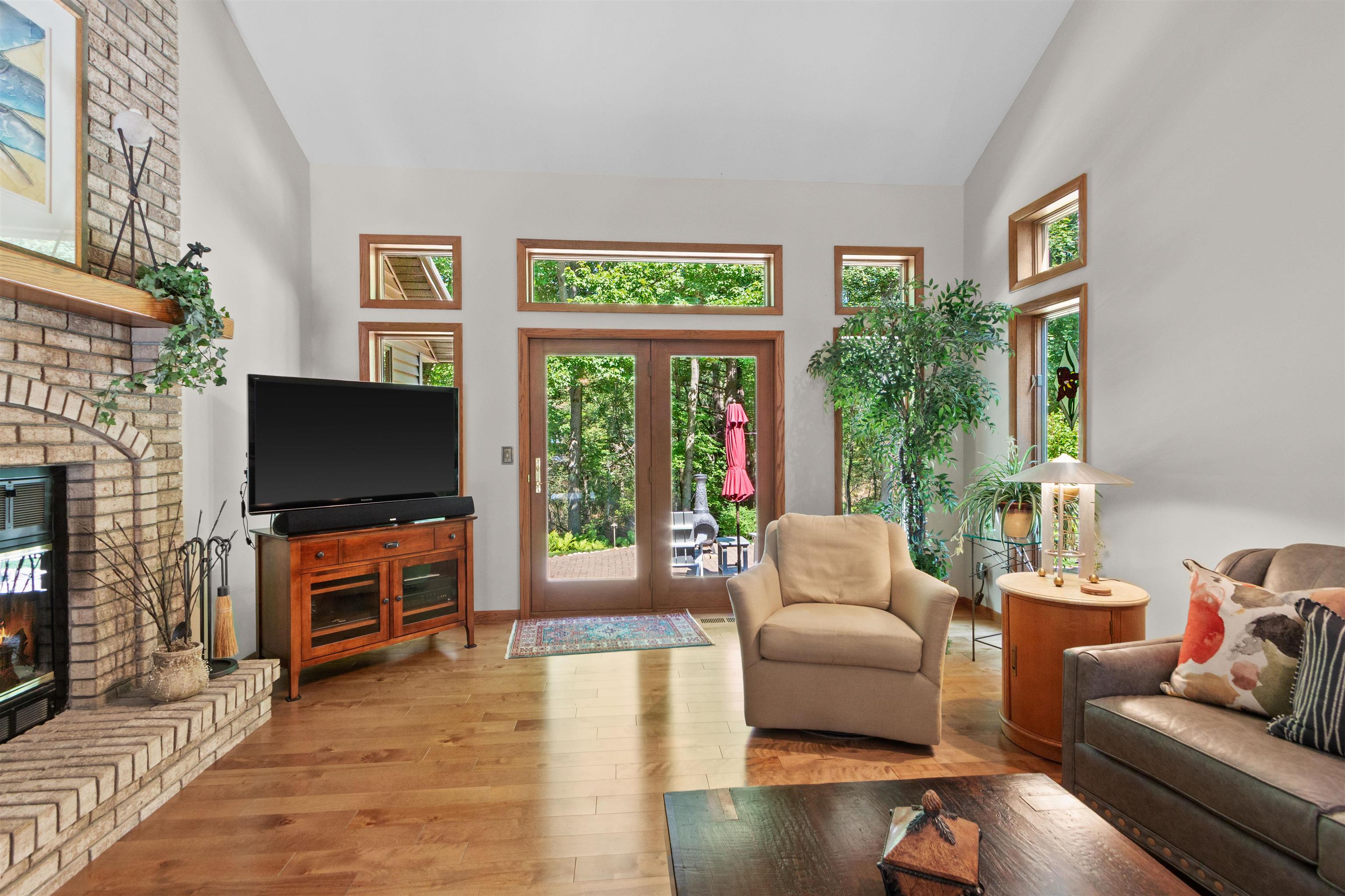 3811 North Valley Drive Property Photo 17