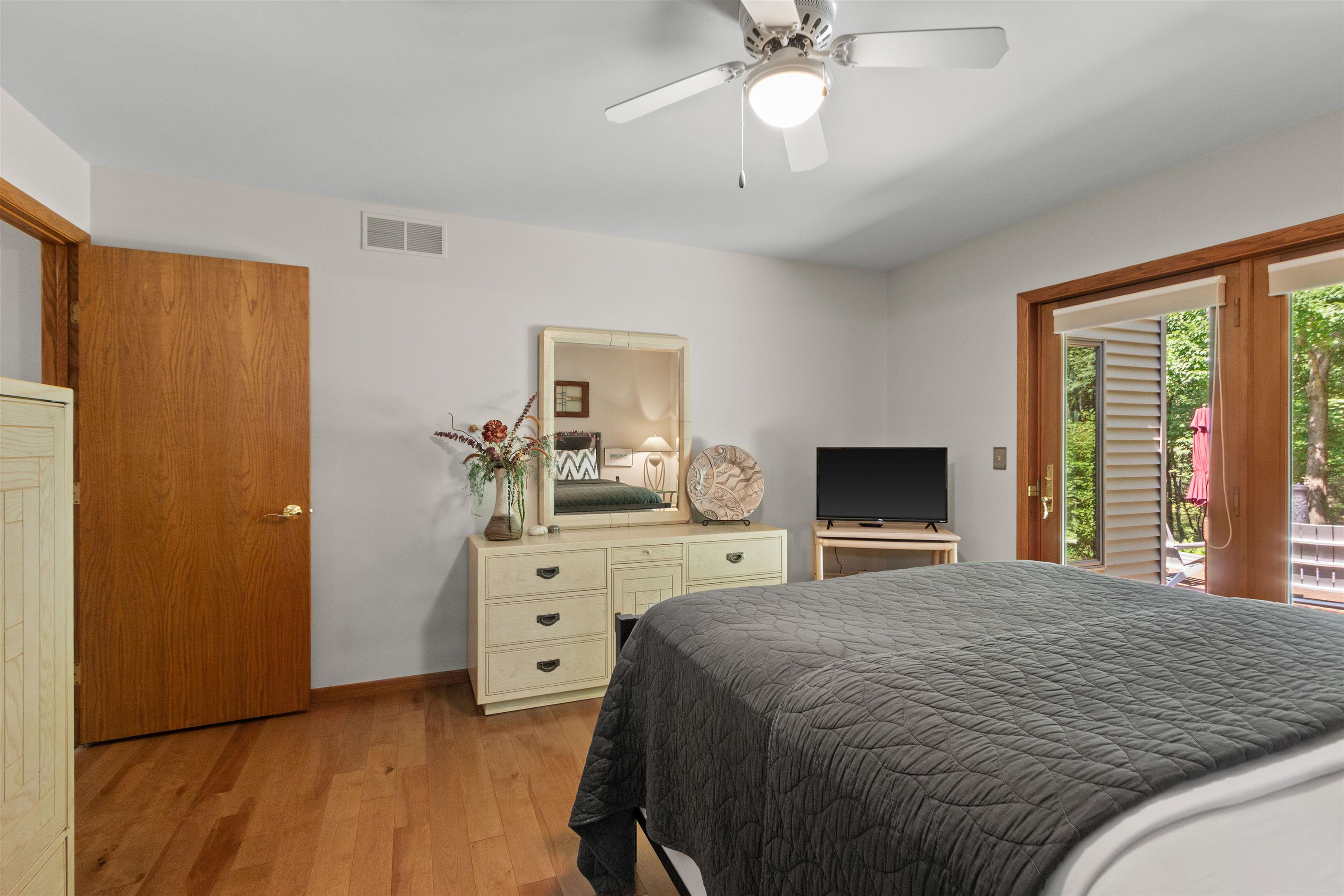 3811 North Valley Drive Property Photo 27
