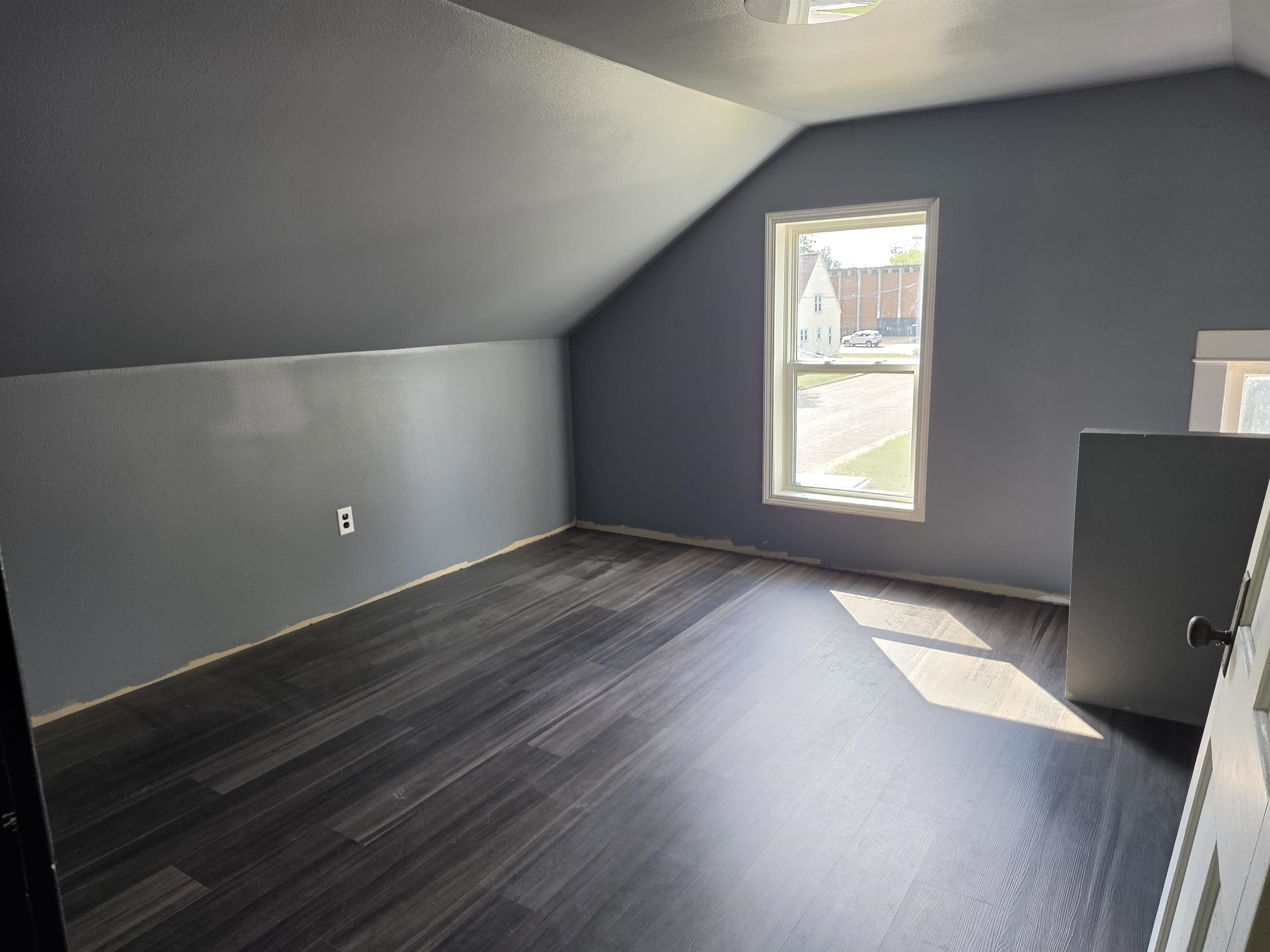 211 12th Street North Property Photo 3