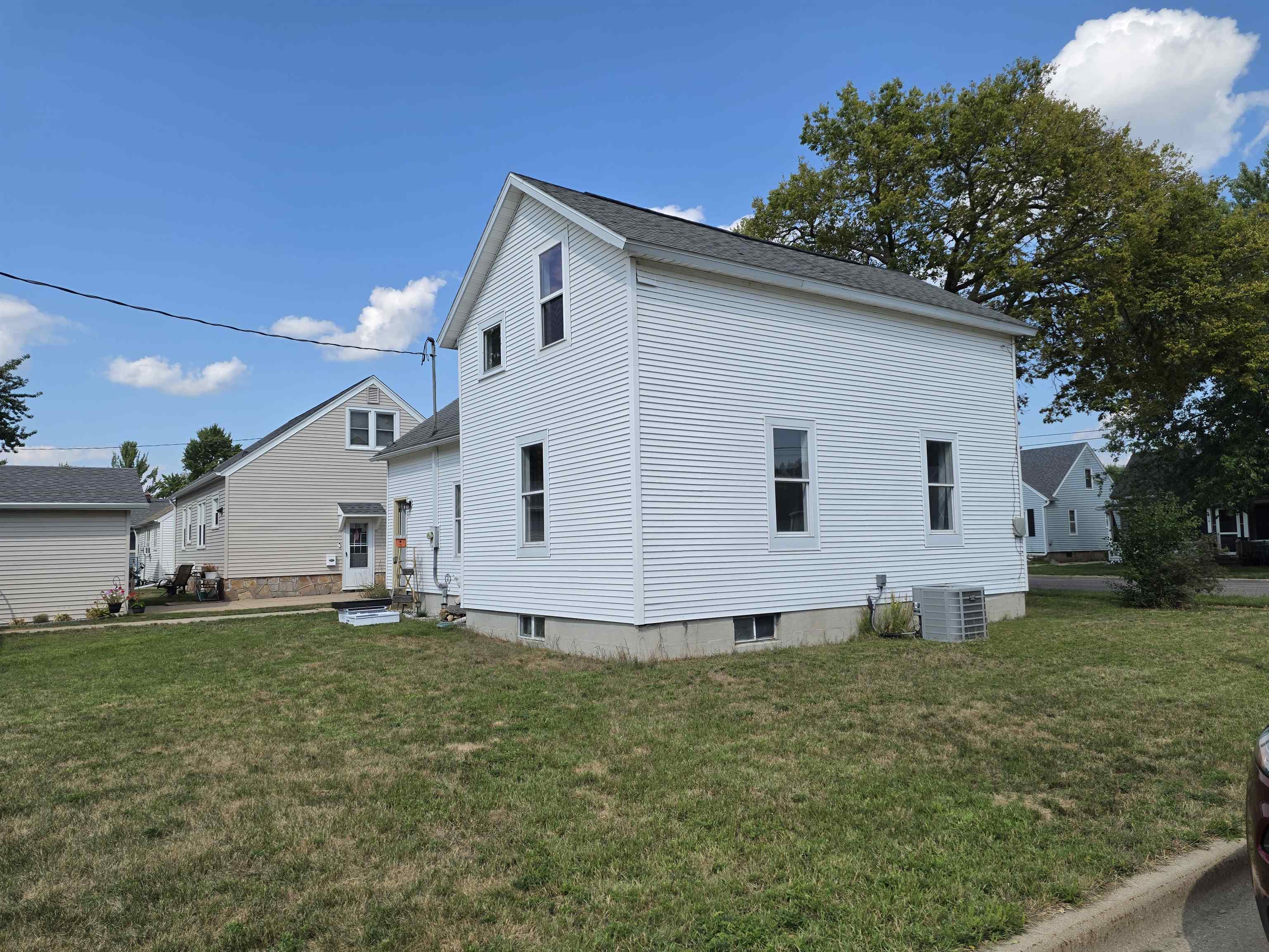 211 12th Street North Property Photo 5