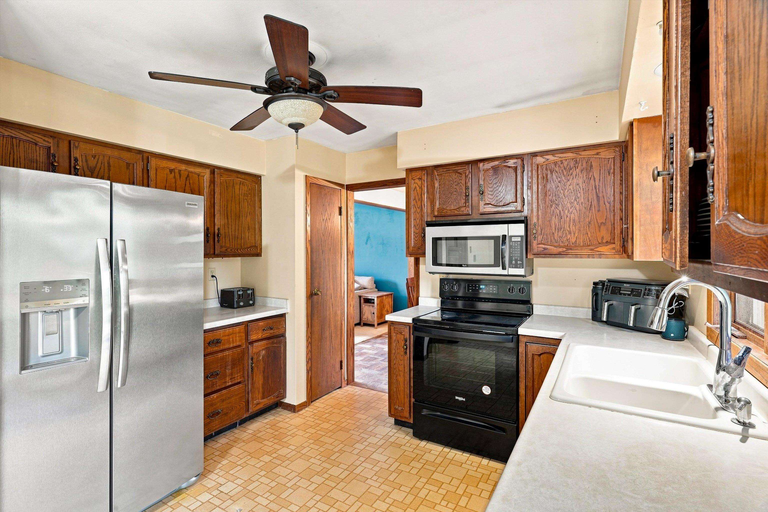 1200 E 21st Street Property Photo 4