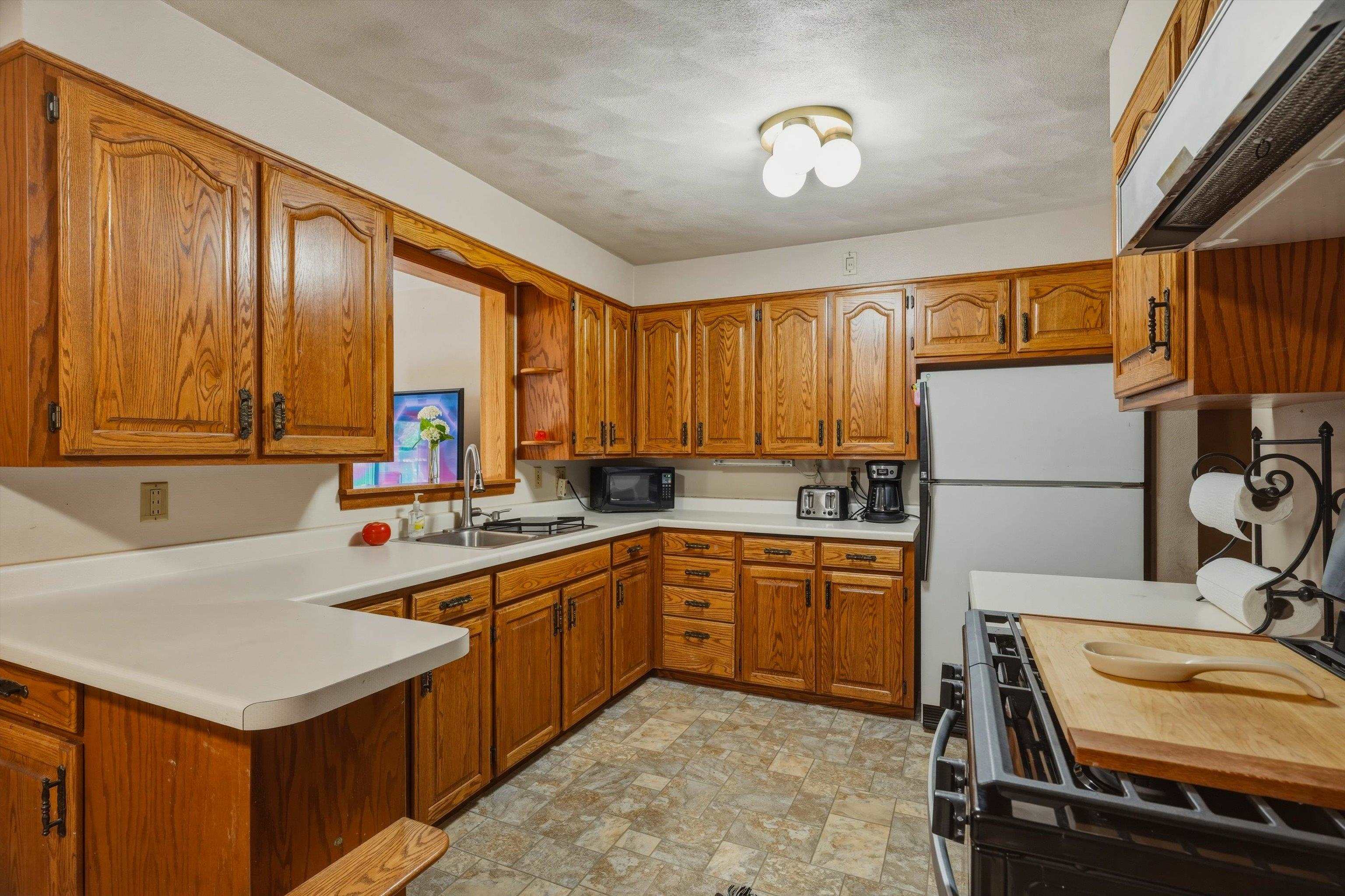 1308 E 17th Street Property Photo 6