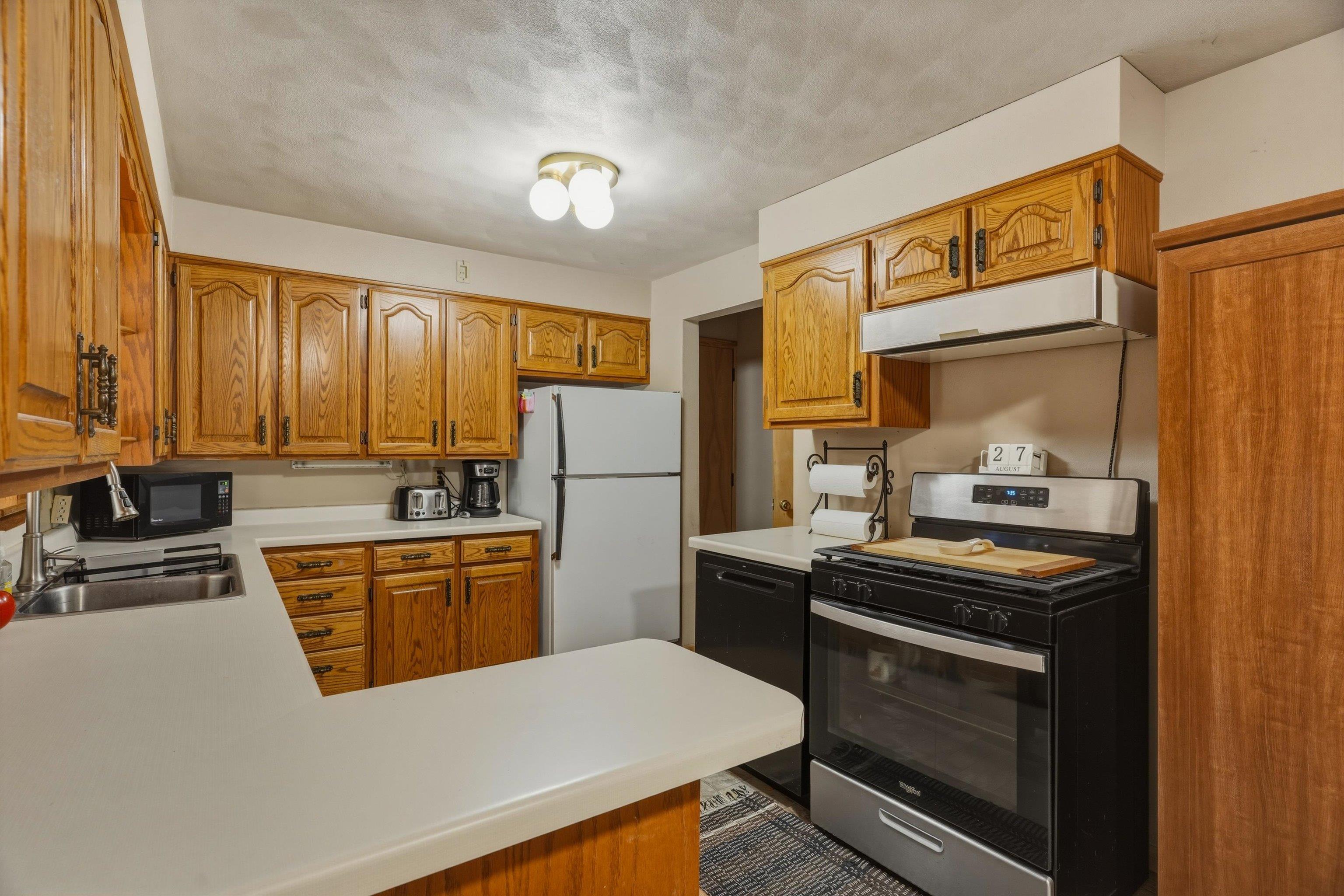 1308 E 17th Street Property Photo 7