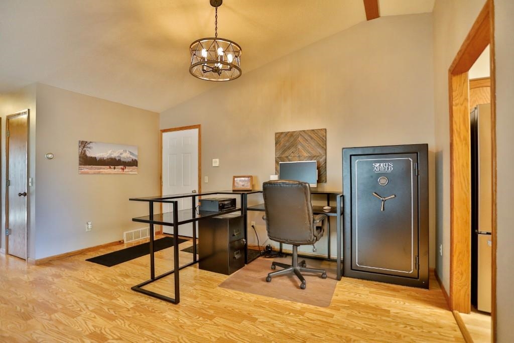 2800 Thielman Street Property Photo 14