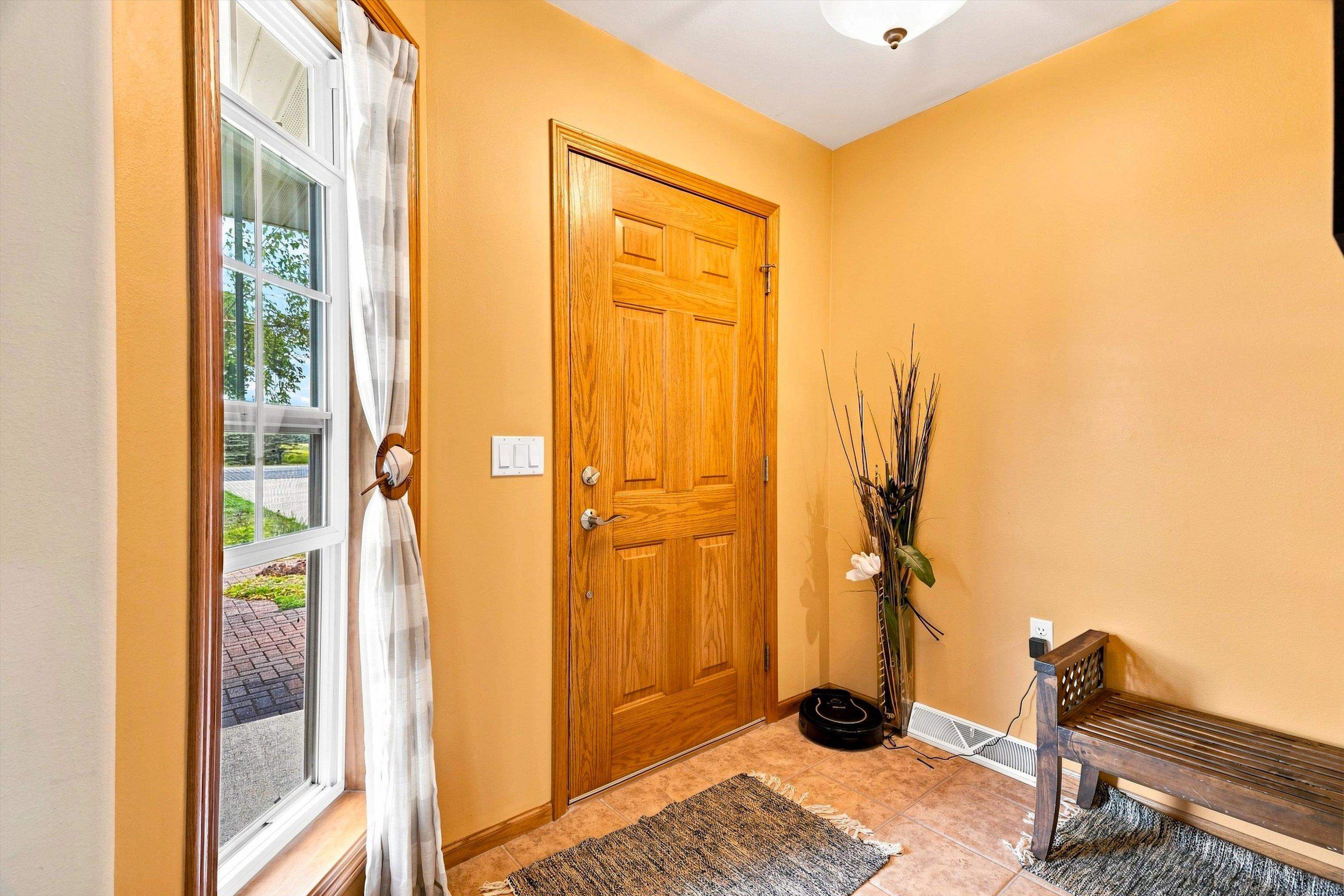 10585 County Road Y Property Photo 3