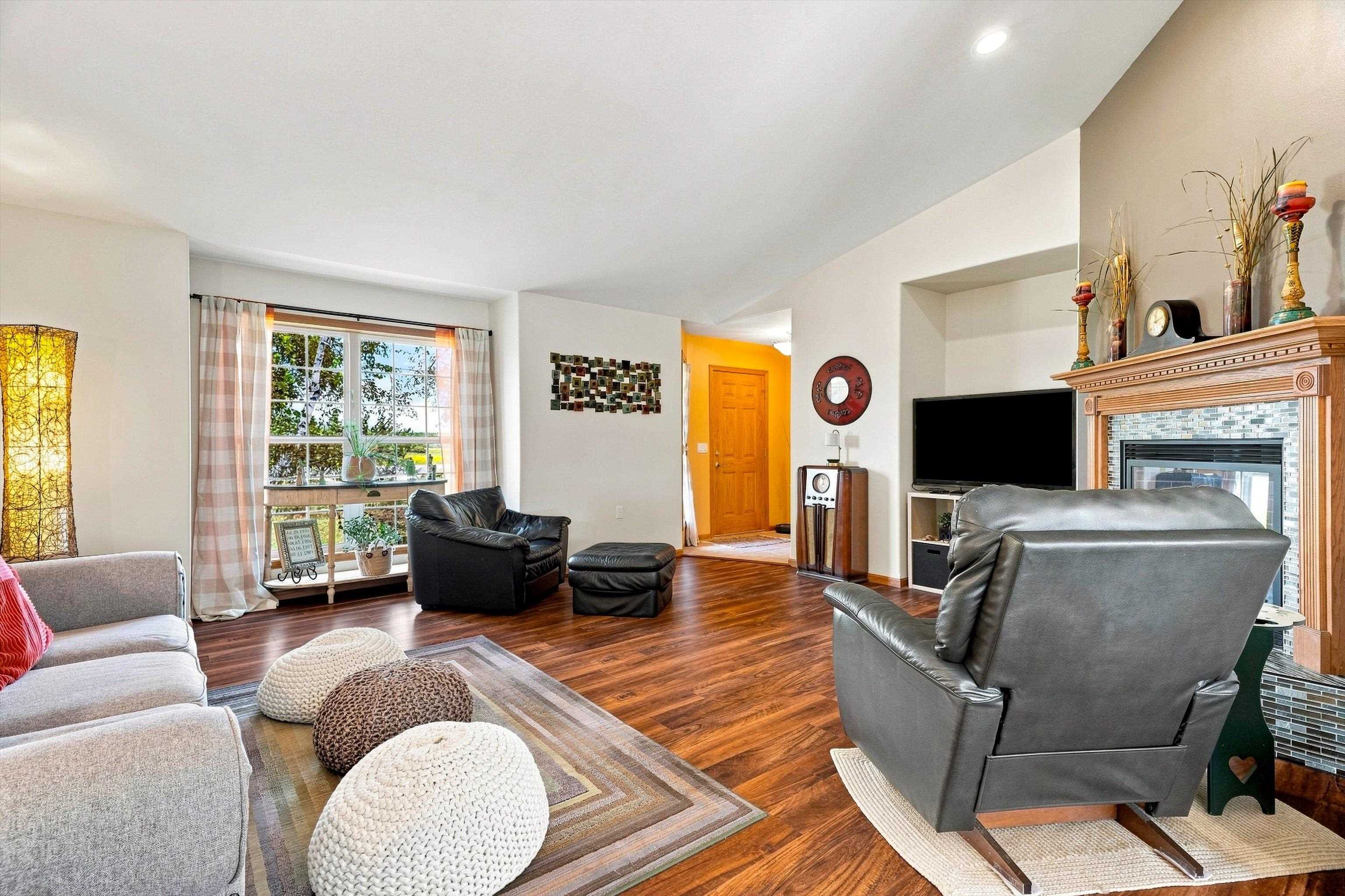 10585 County Road Y Property Photo 7