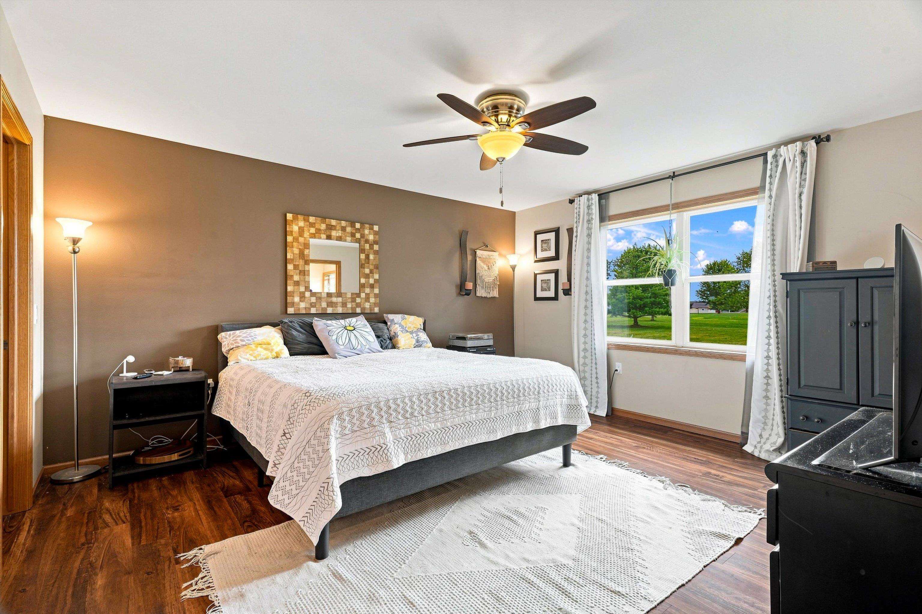 10585 County Road Y Property Photo 13