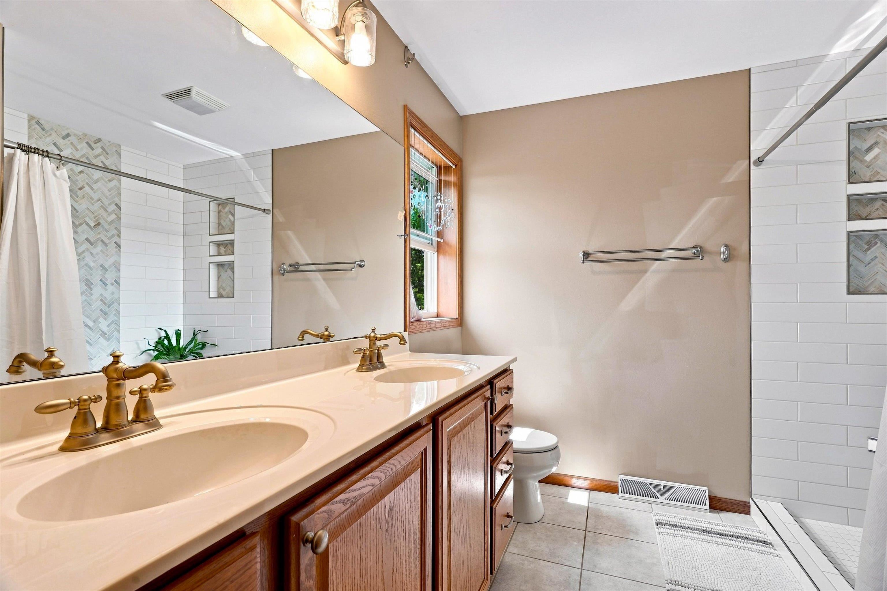 10585 County Road Y Property Photo 16