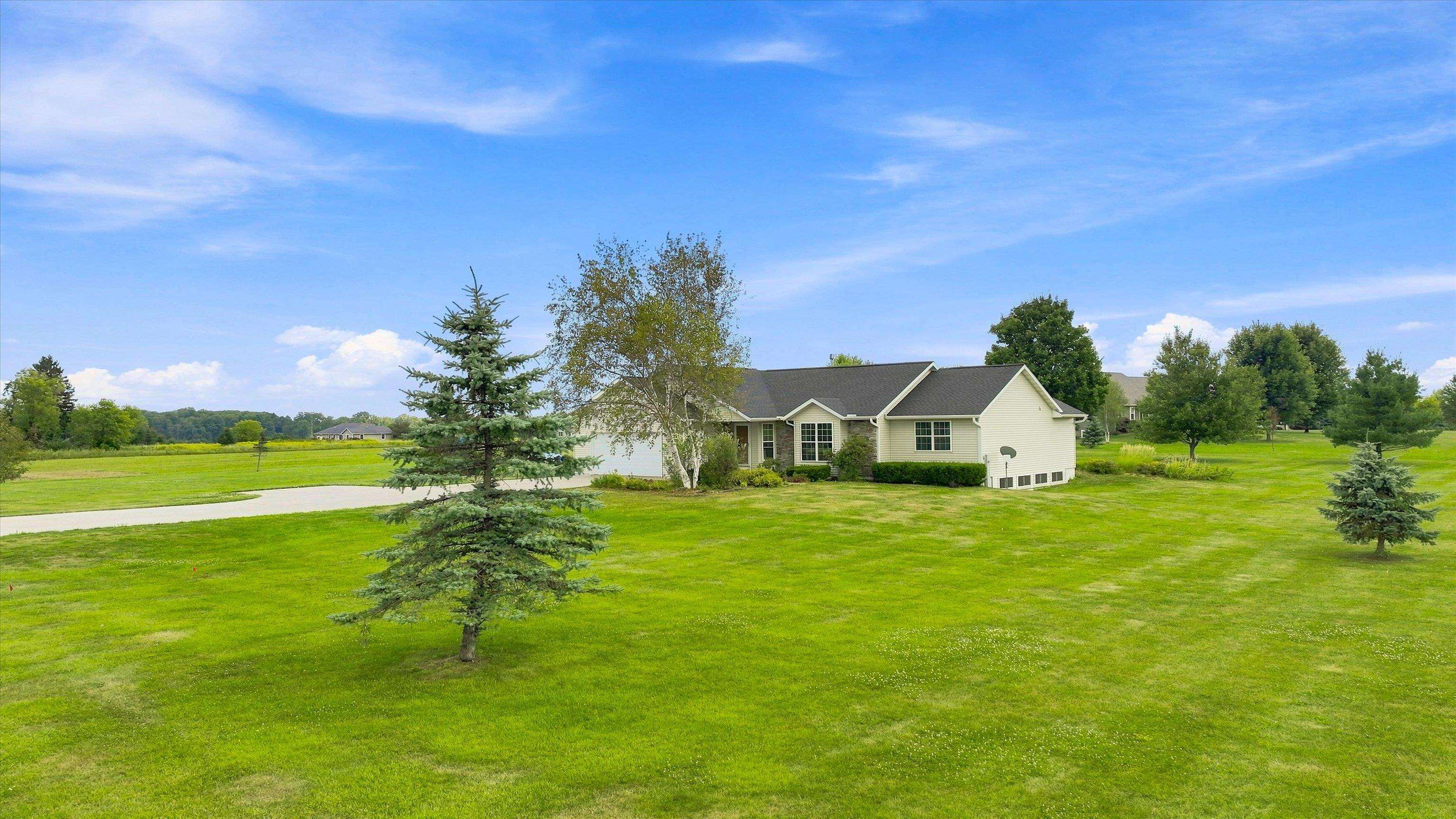 10585 County Road Y Property Photo 42