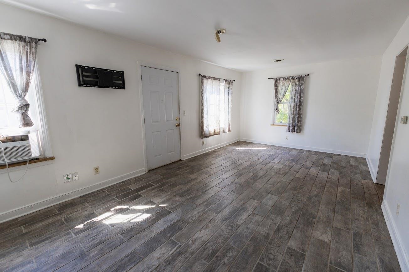802 Augusta Avenue Property Photo 2