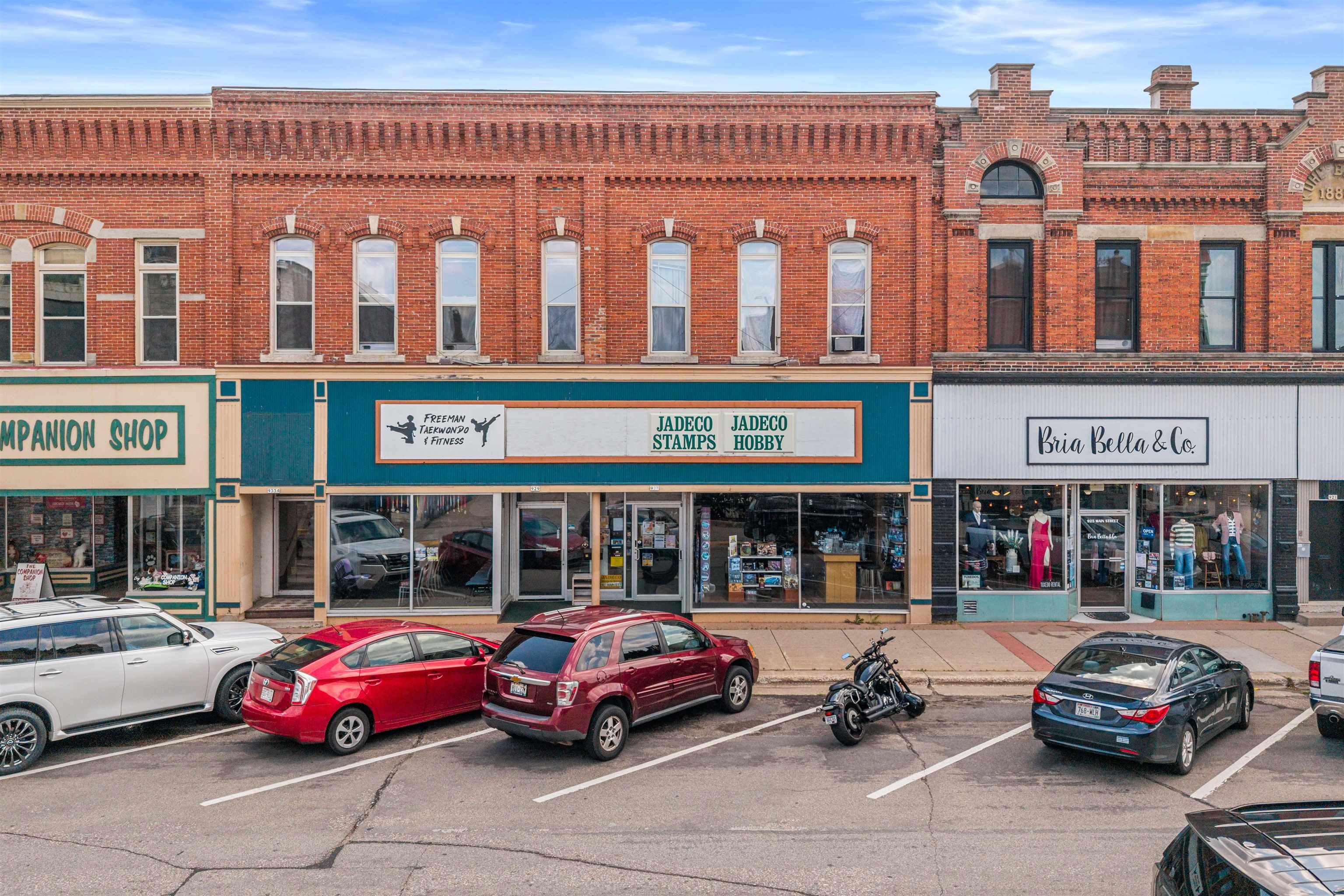 927 - 929 - 933 Main Street Property Photo 3