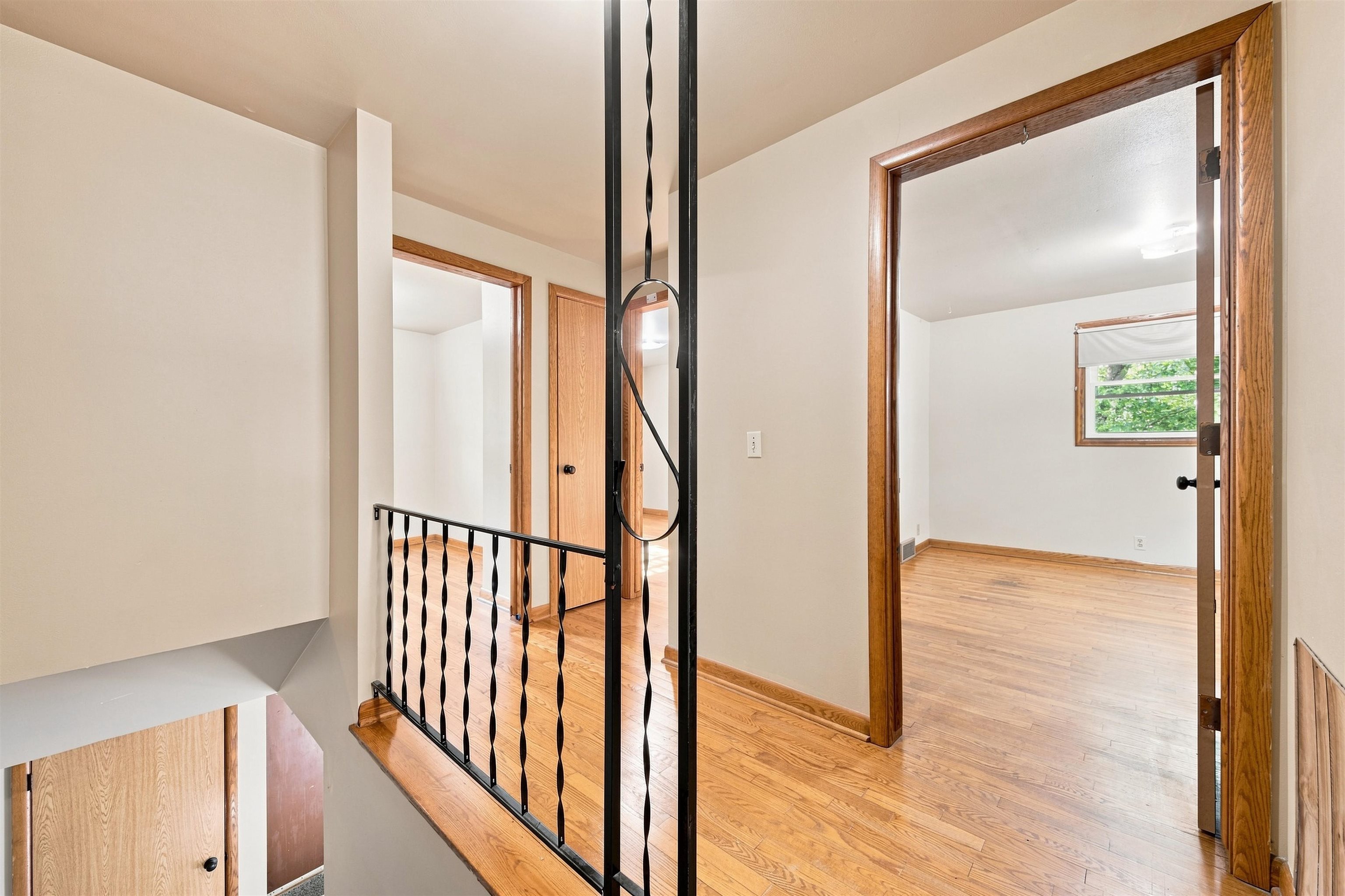 10549 - 10557 North Road Property Photo 12