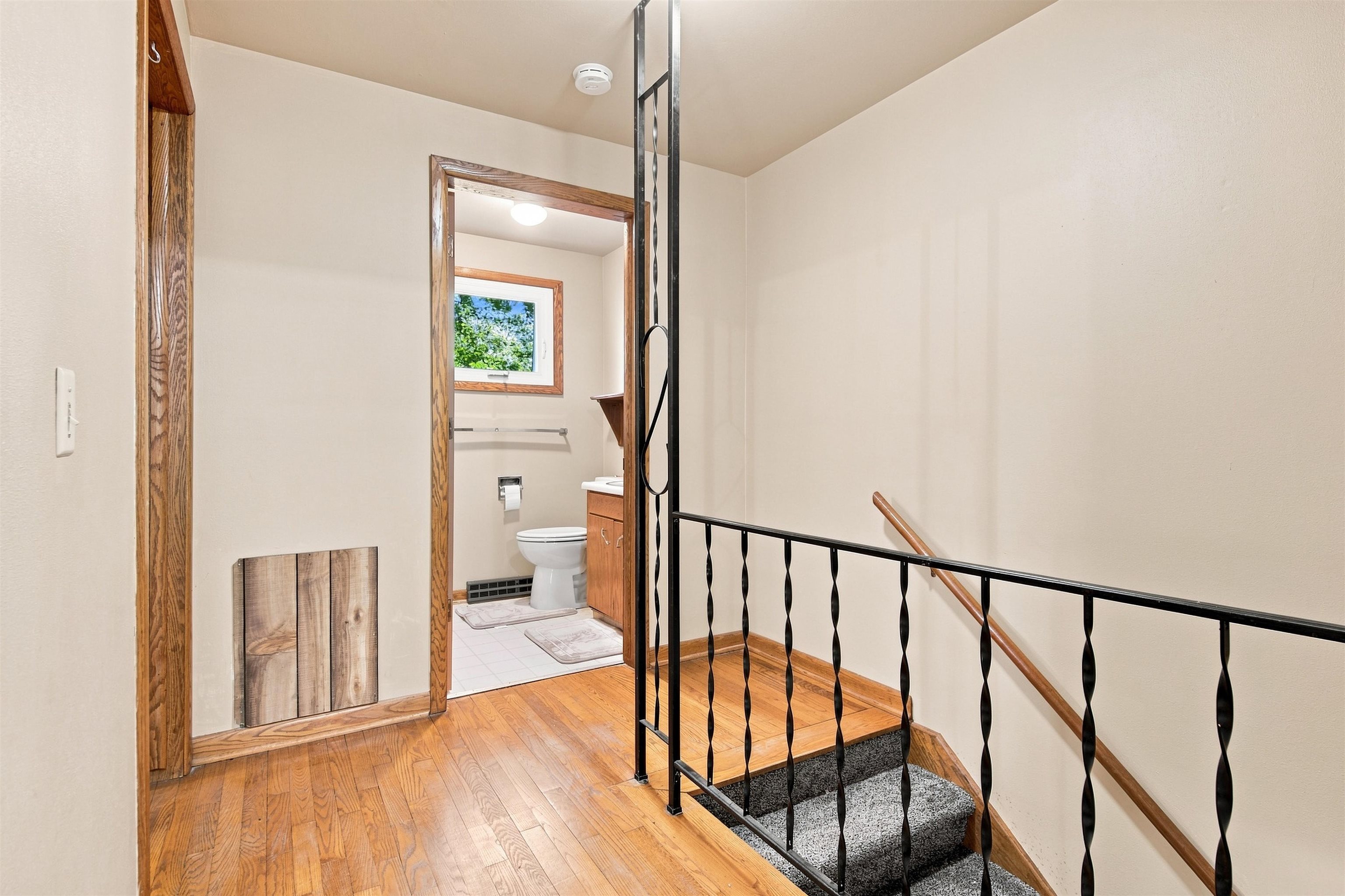 10549 - 10557 North Road Property Photo 13