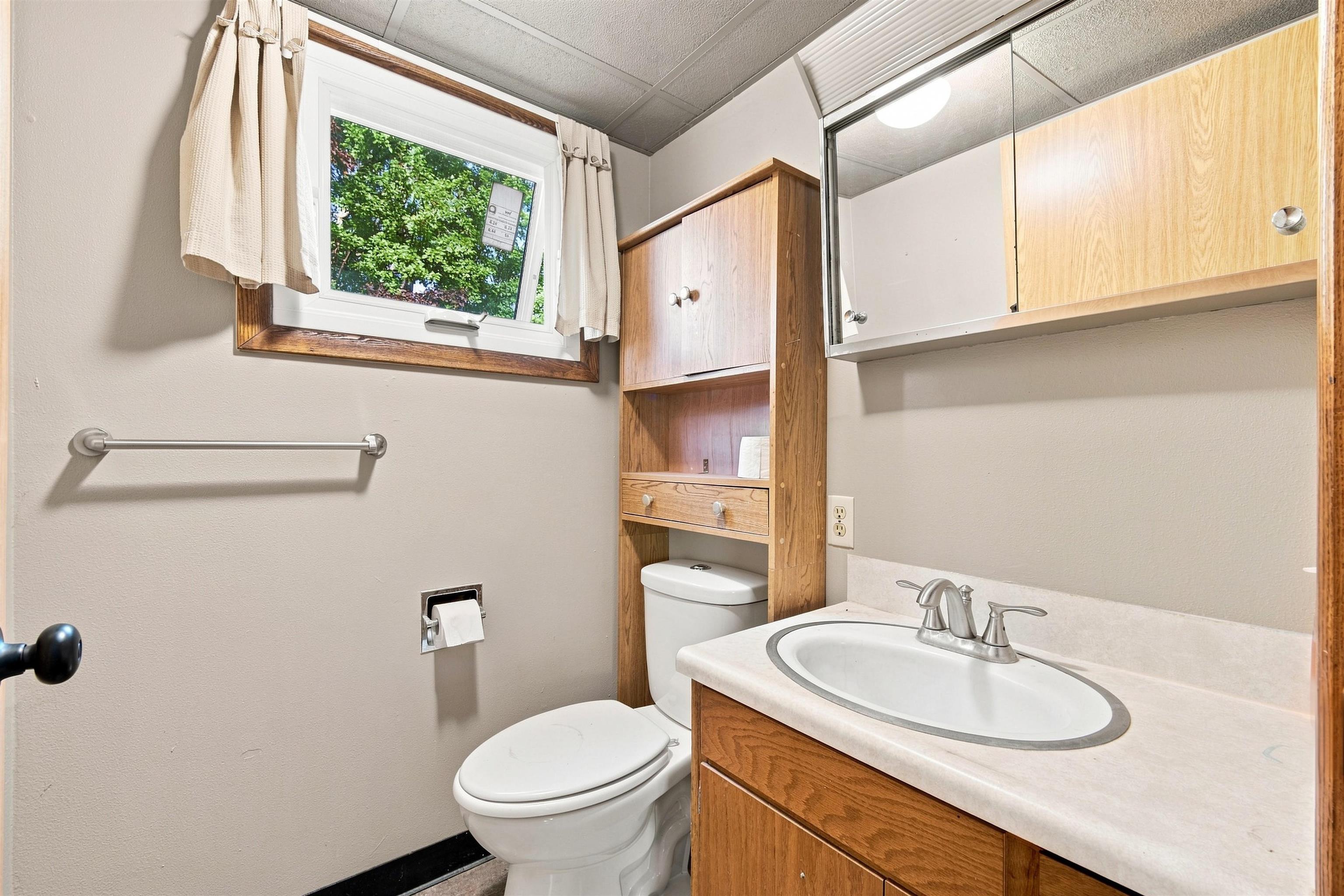 10549 - 10557 North Road Property Photo 14