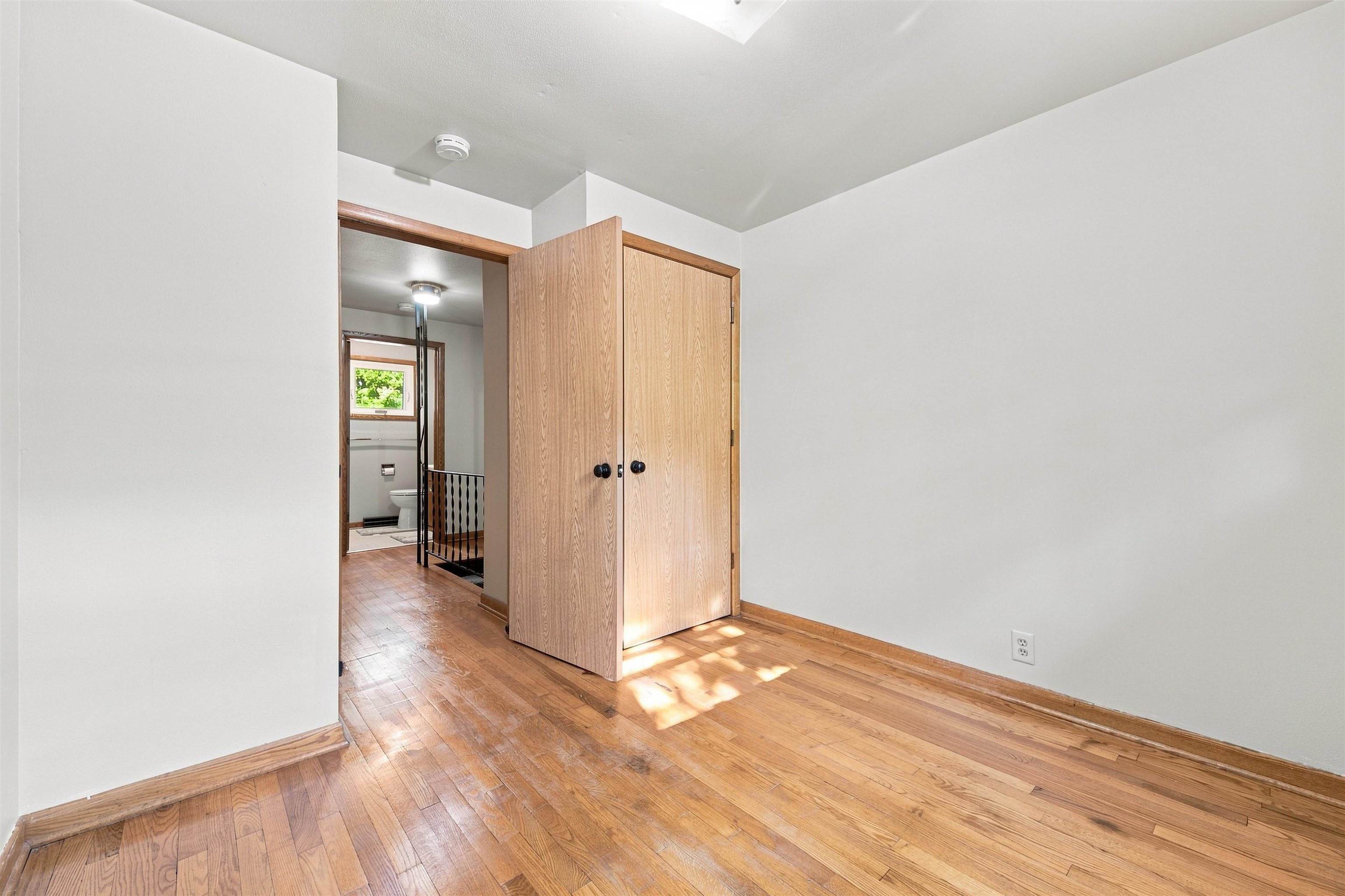 10549 - 10557 North Road Property Photo 21