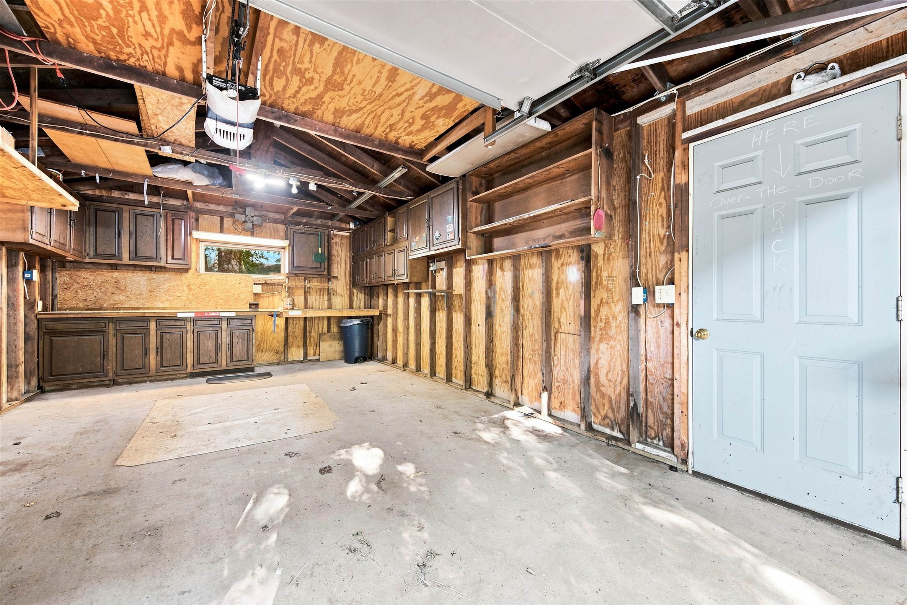 10549 - 10557 North Road Property Photo 23