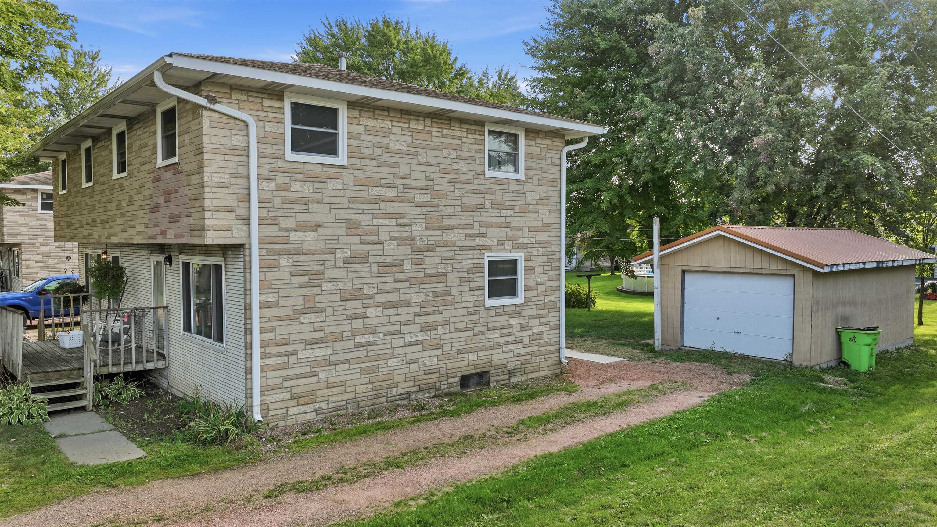 10549 - 10557 North Road Property Photo 24