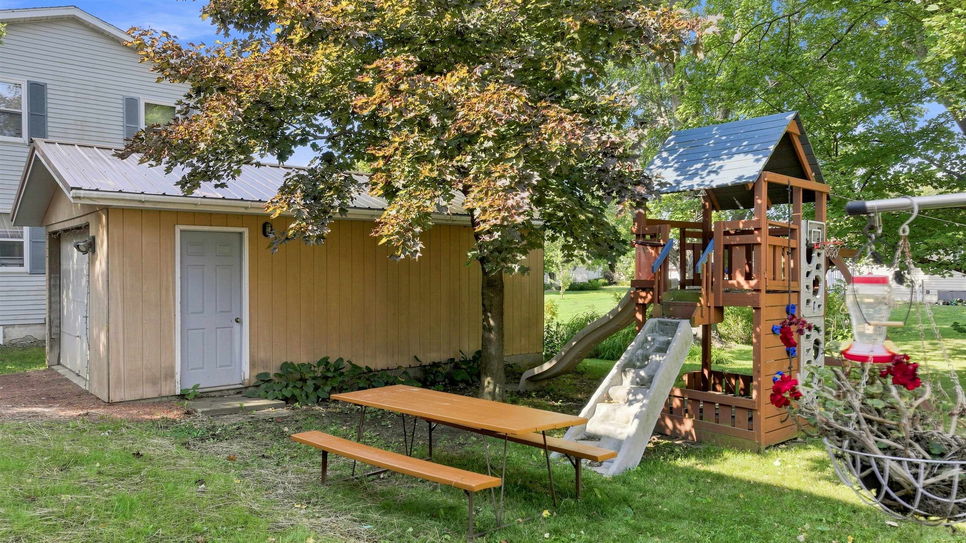 10549 - 10557 North Road Property Photo 25
