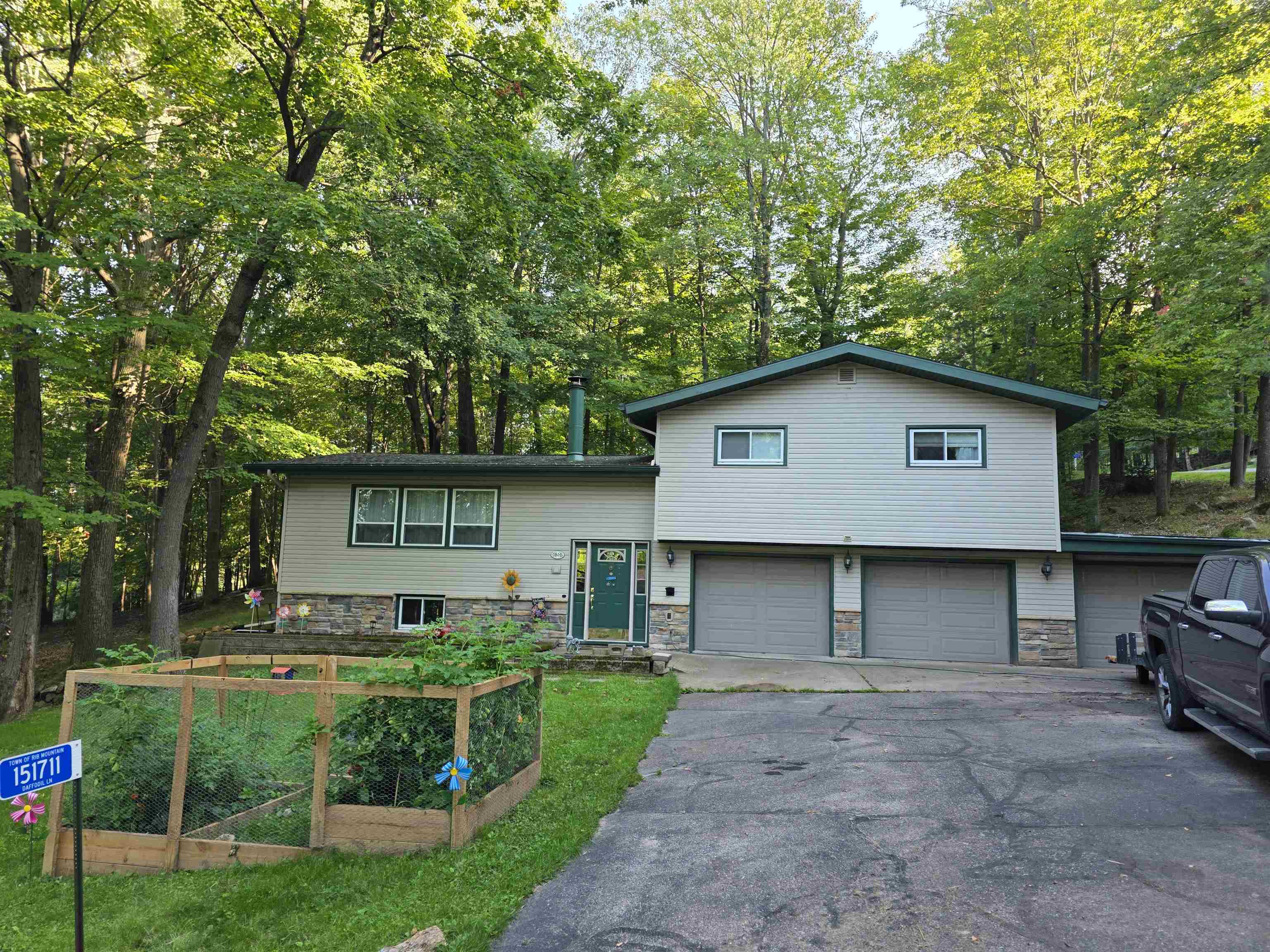 151711 Daffodil Lane Property Photo 1
