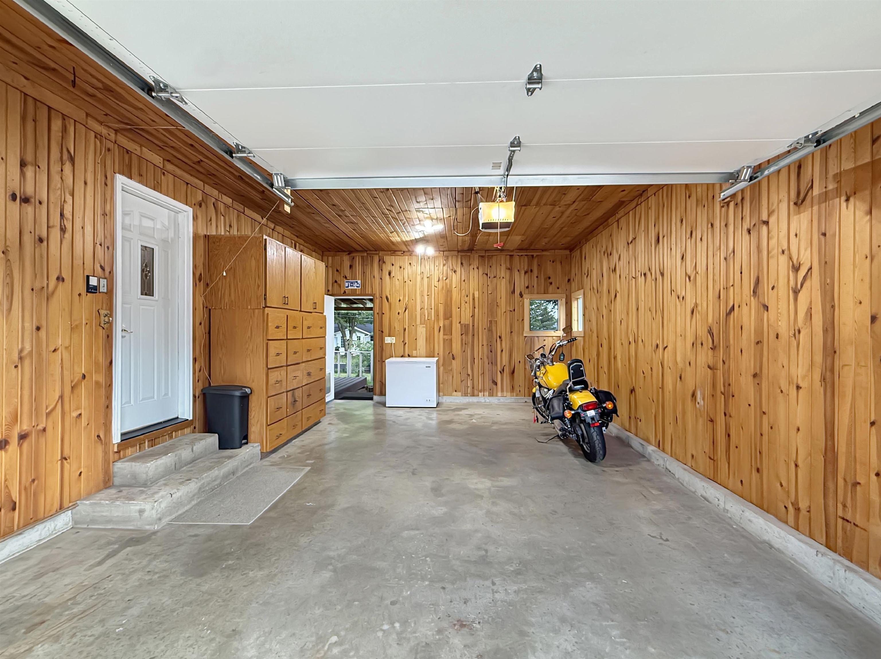 2201 S Wallonnie Drive Property Photo 8