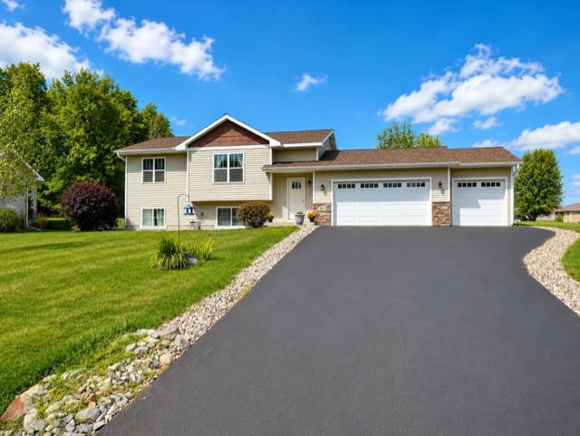 899 Wedgewood Drive Property Photo 1