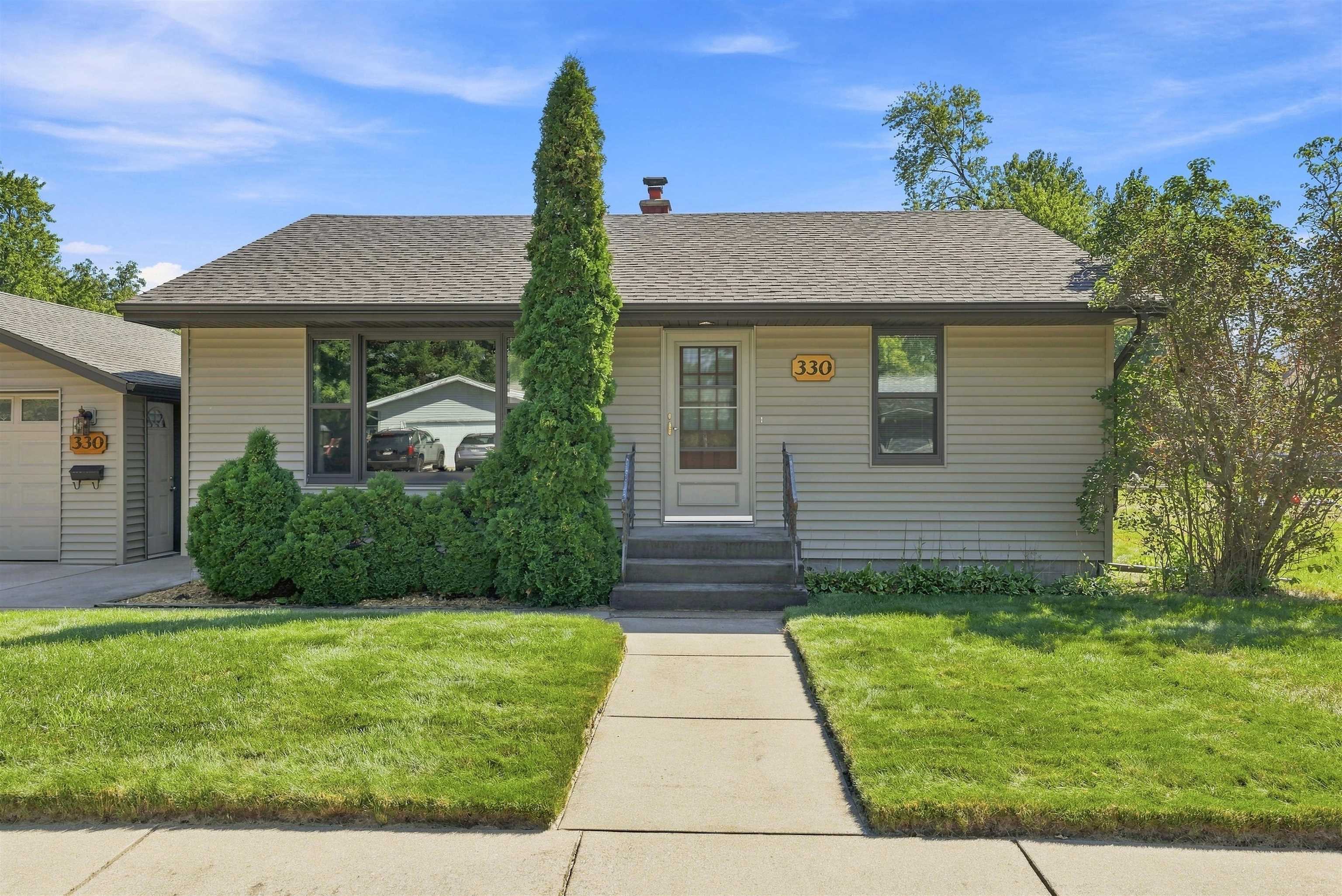 330 19th Street N Property Photo 3