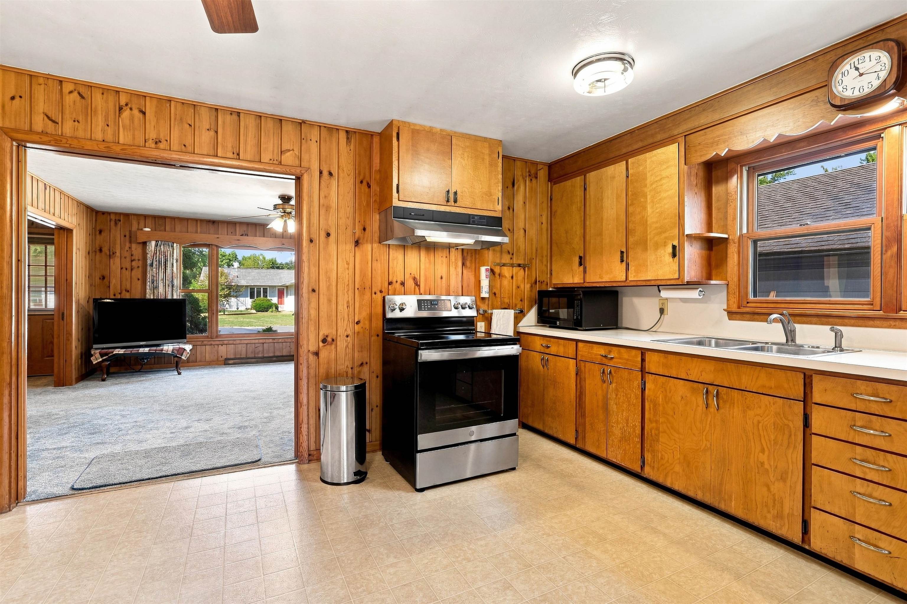 330 19th Street N Property Photo 12