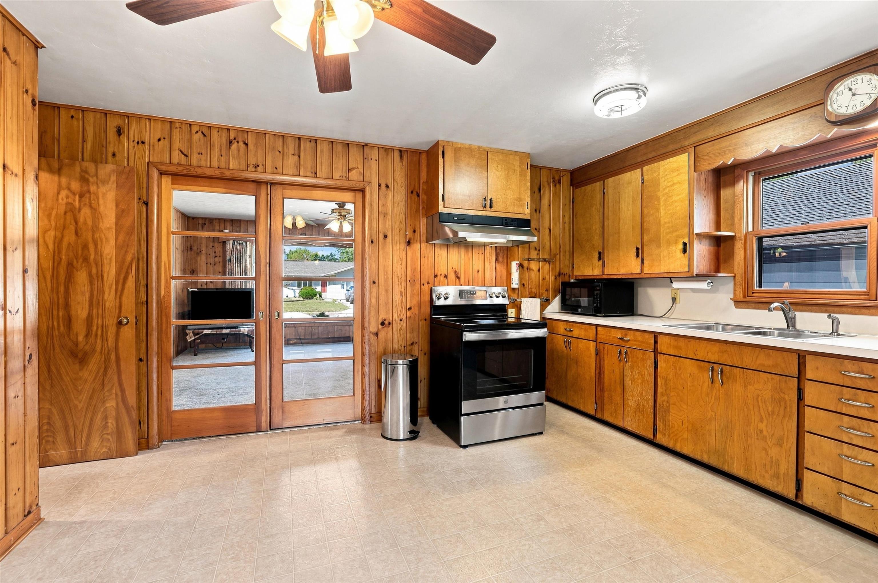 330 19th Street N Property Photo 13