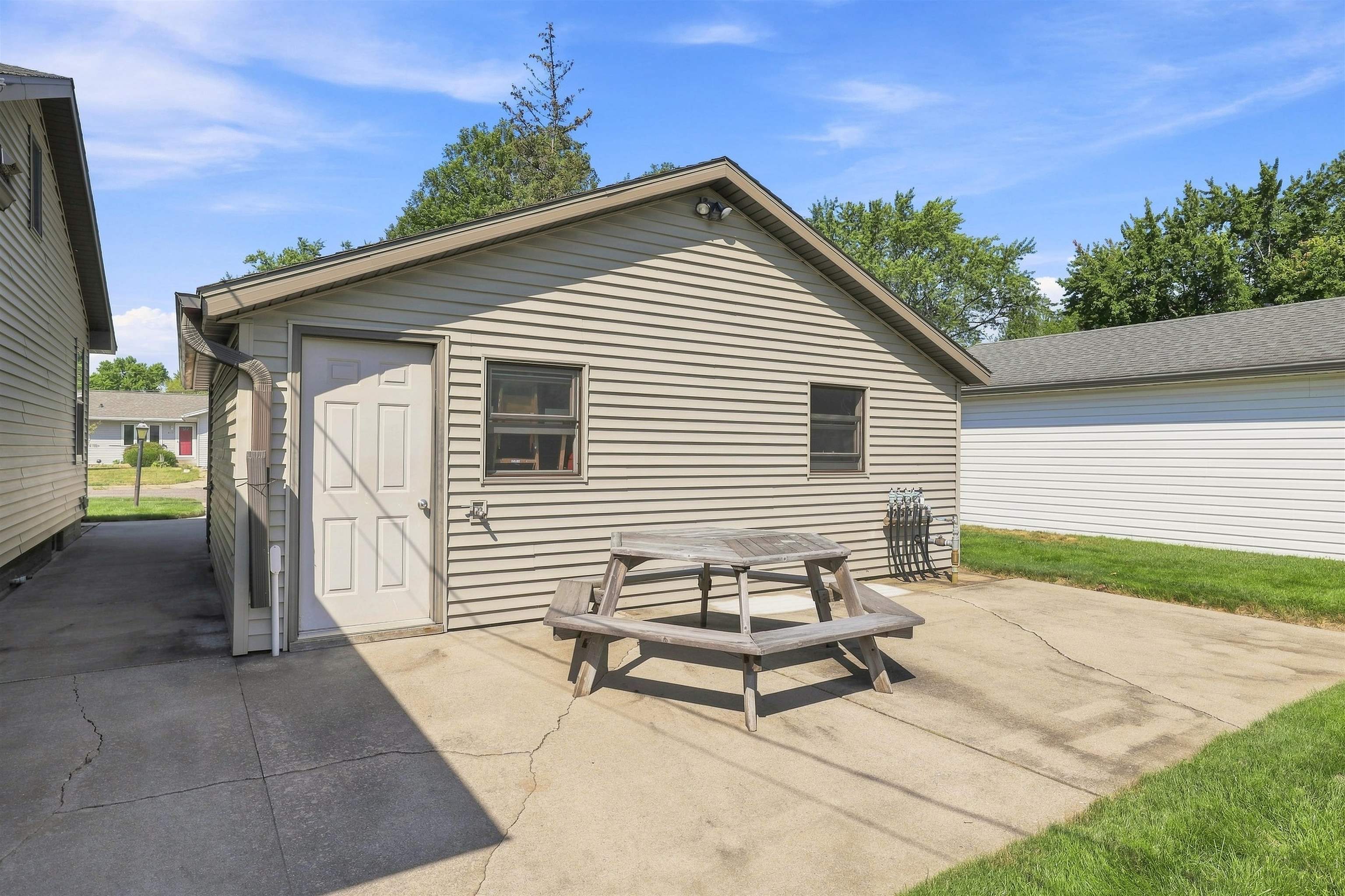 330 19th Street N Property Photo 37