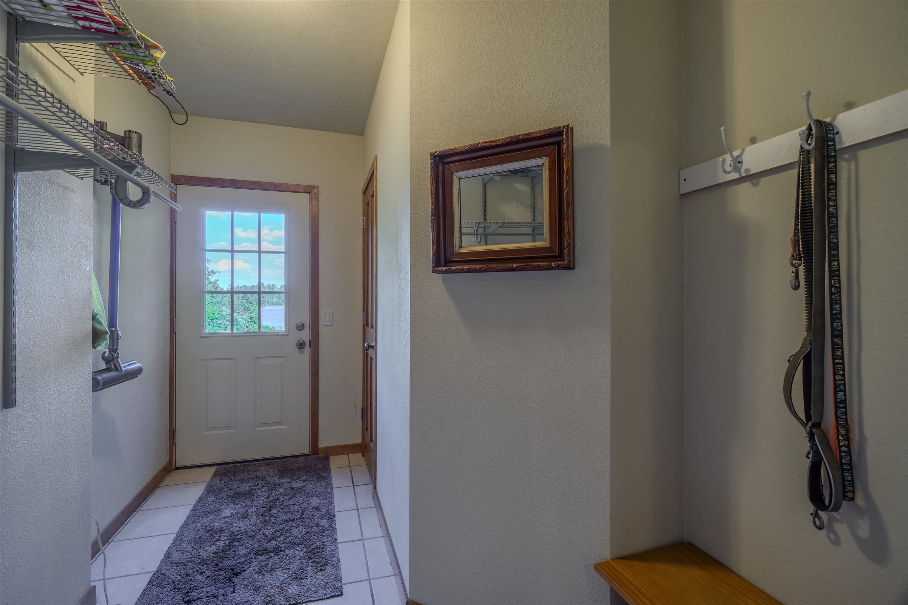 223815 E Lakeshore Drive Property Photo 9