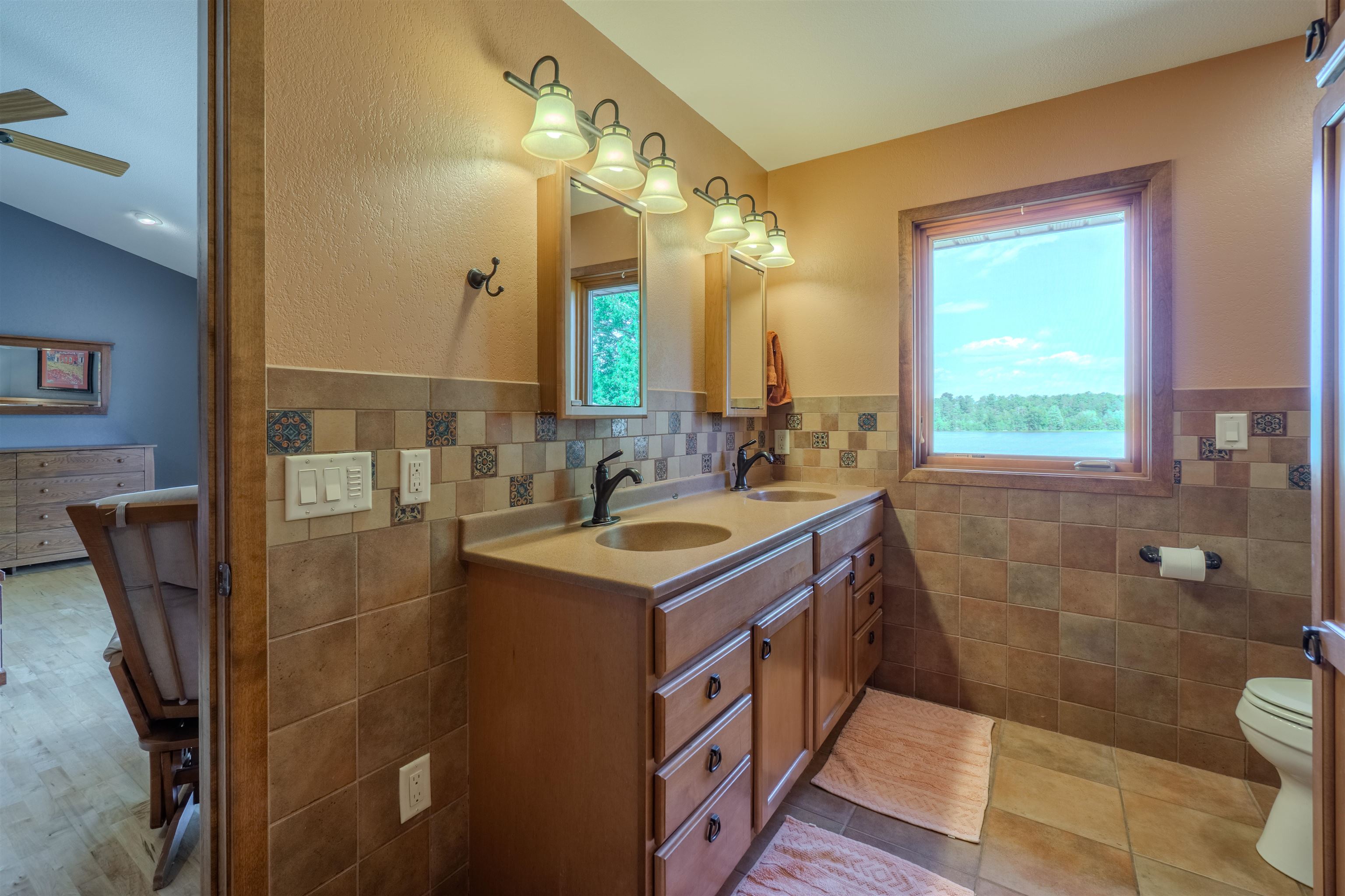223815 E Lakeshore Drive Property Photo 32