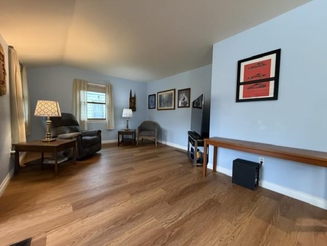 712 Cornelia Street Property Photo 5