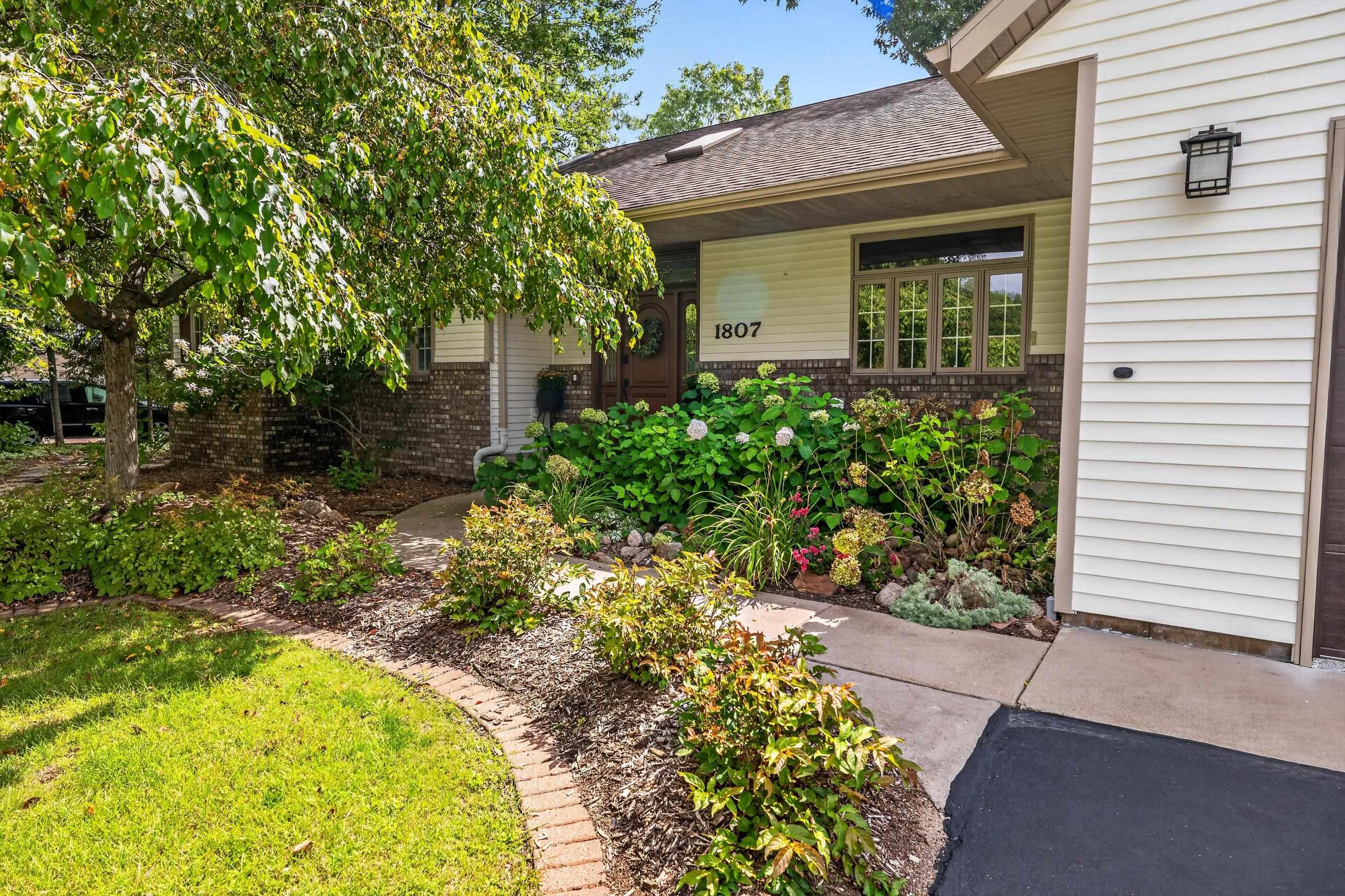 1807 Cedar Creek Drive Property Photo 2