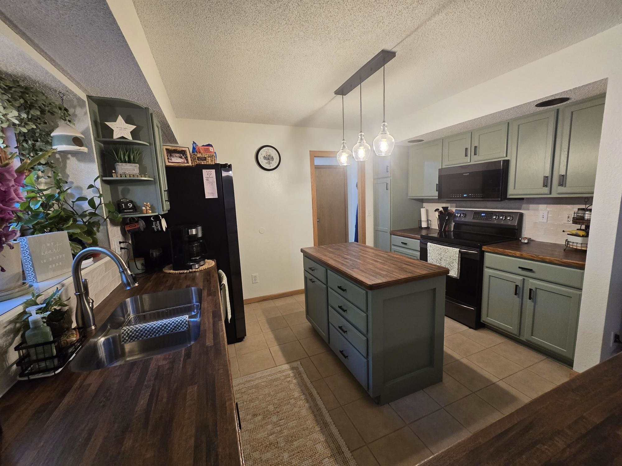 517 Regal Forest Trail Property Photo 5